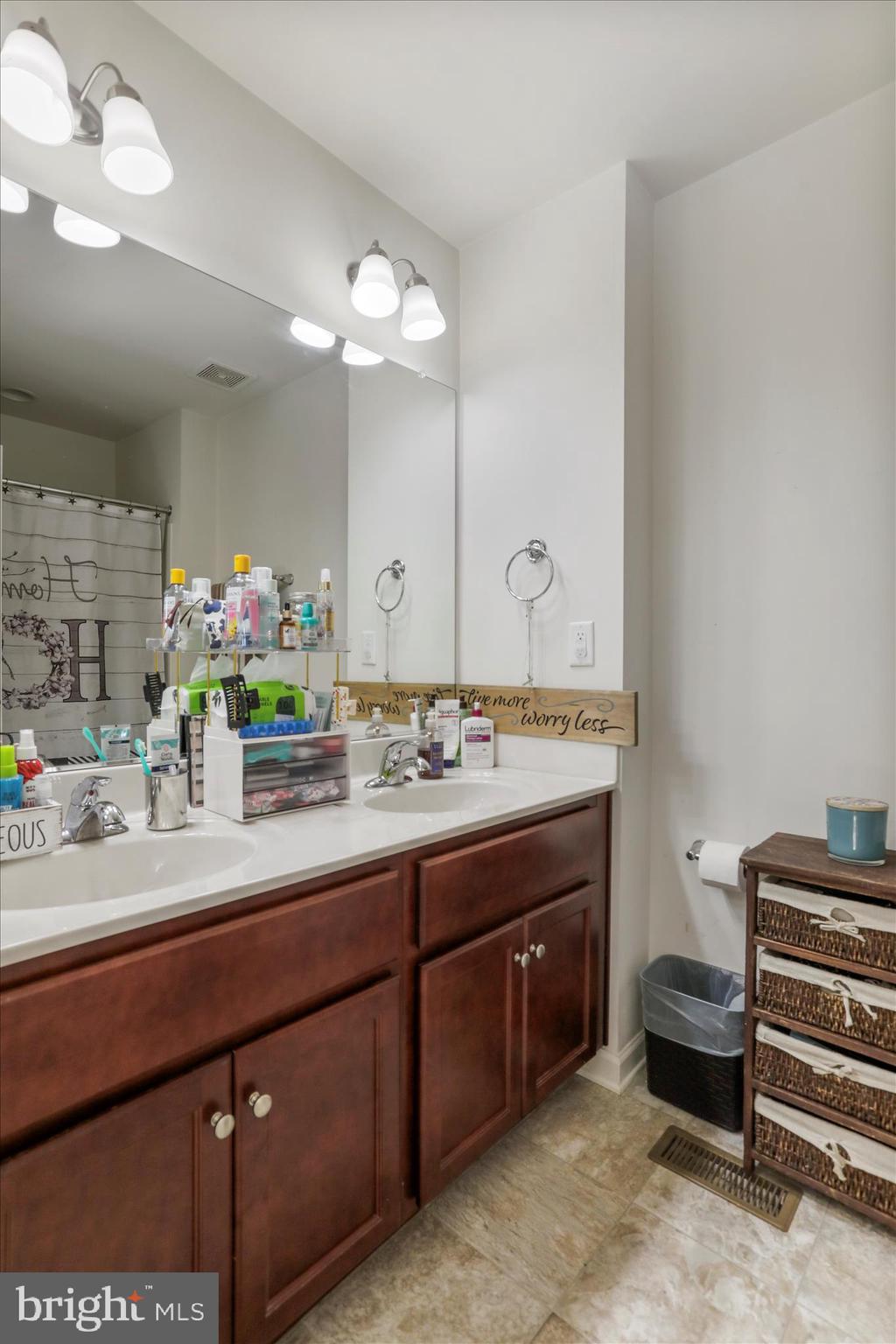 MANOR PARK - Residential