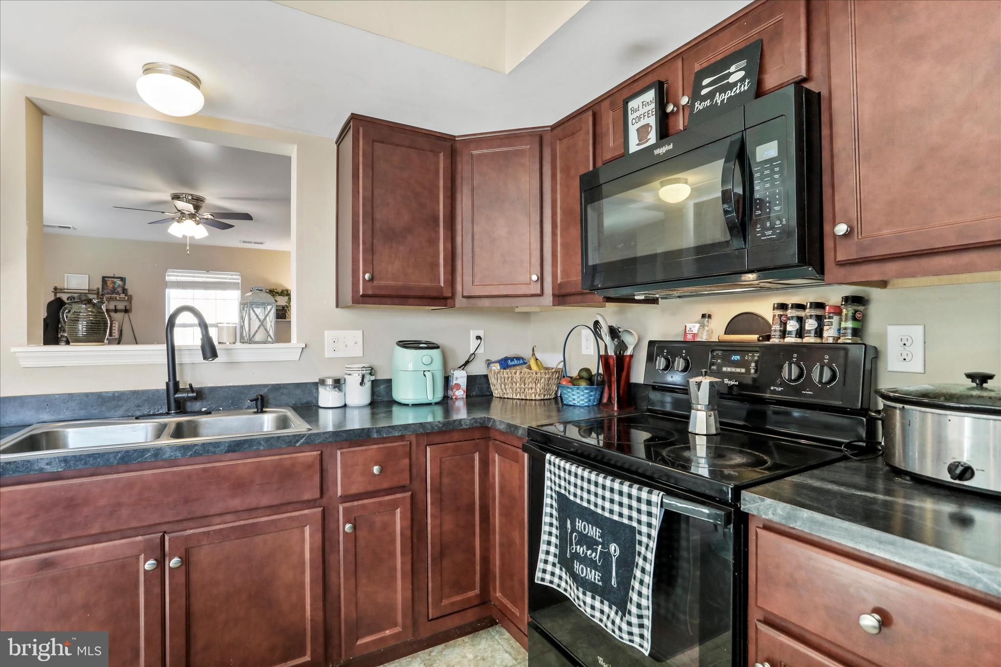 MANOR PARK - Residential