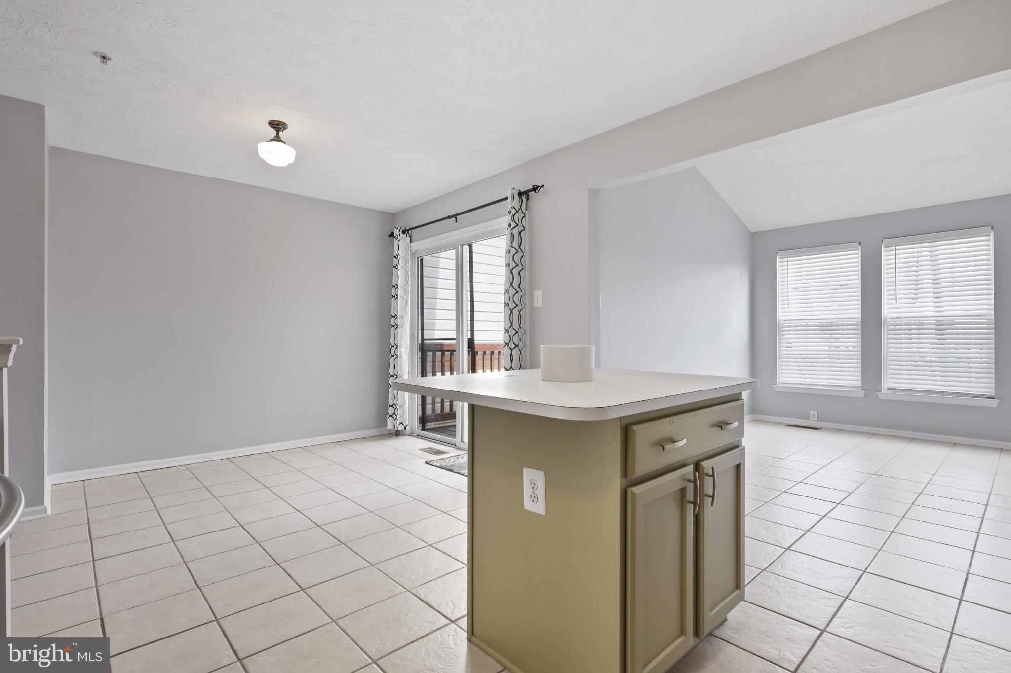 ROSEDALE - Residential Lease