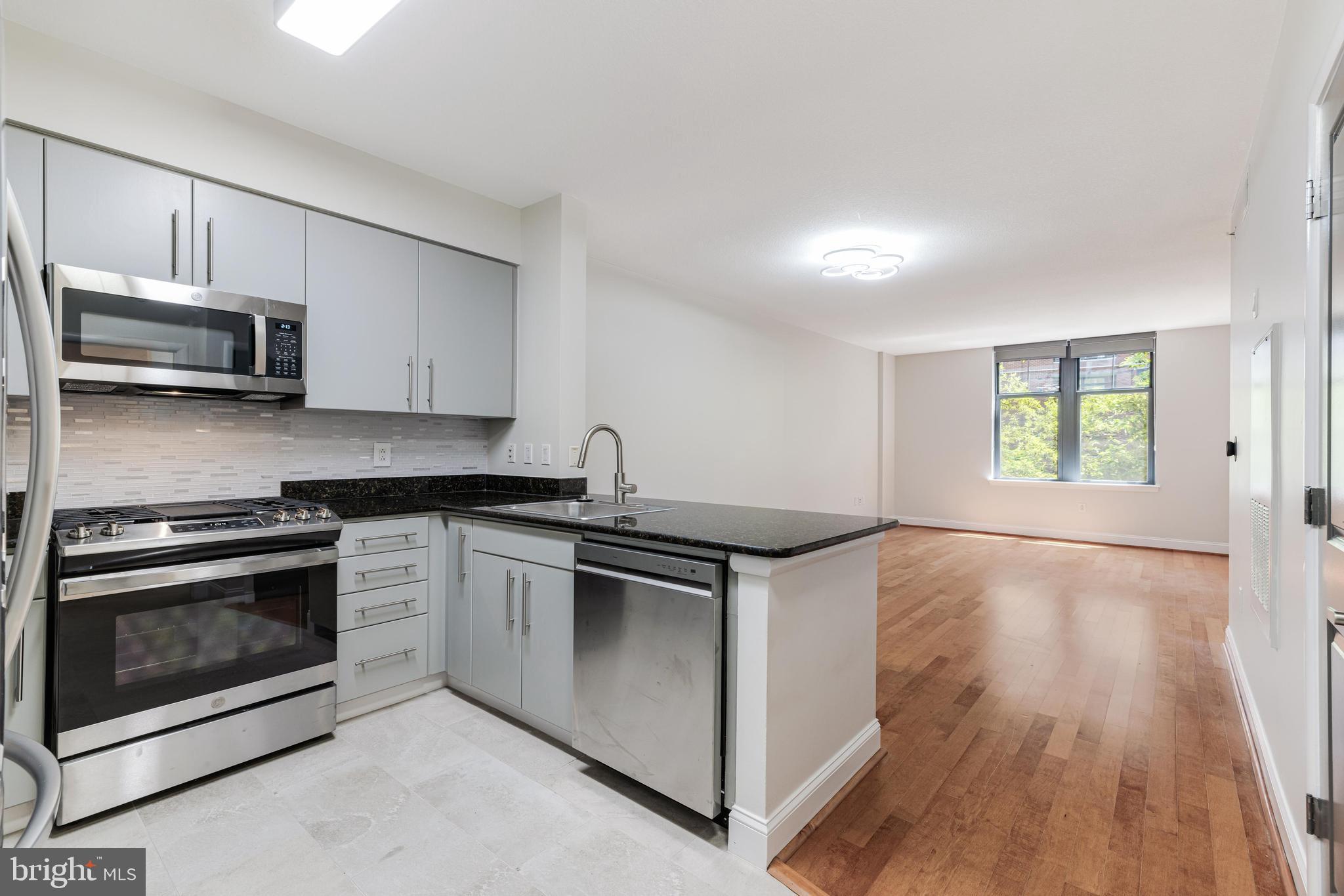 1021 N GARFIELD 327