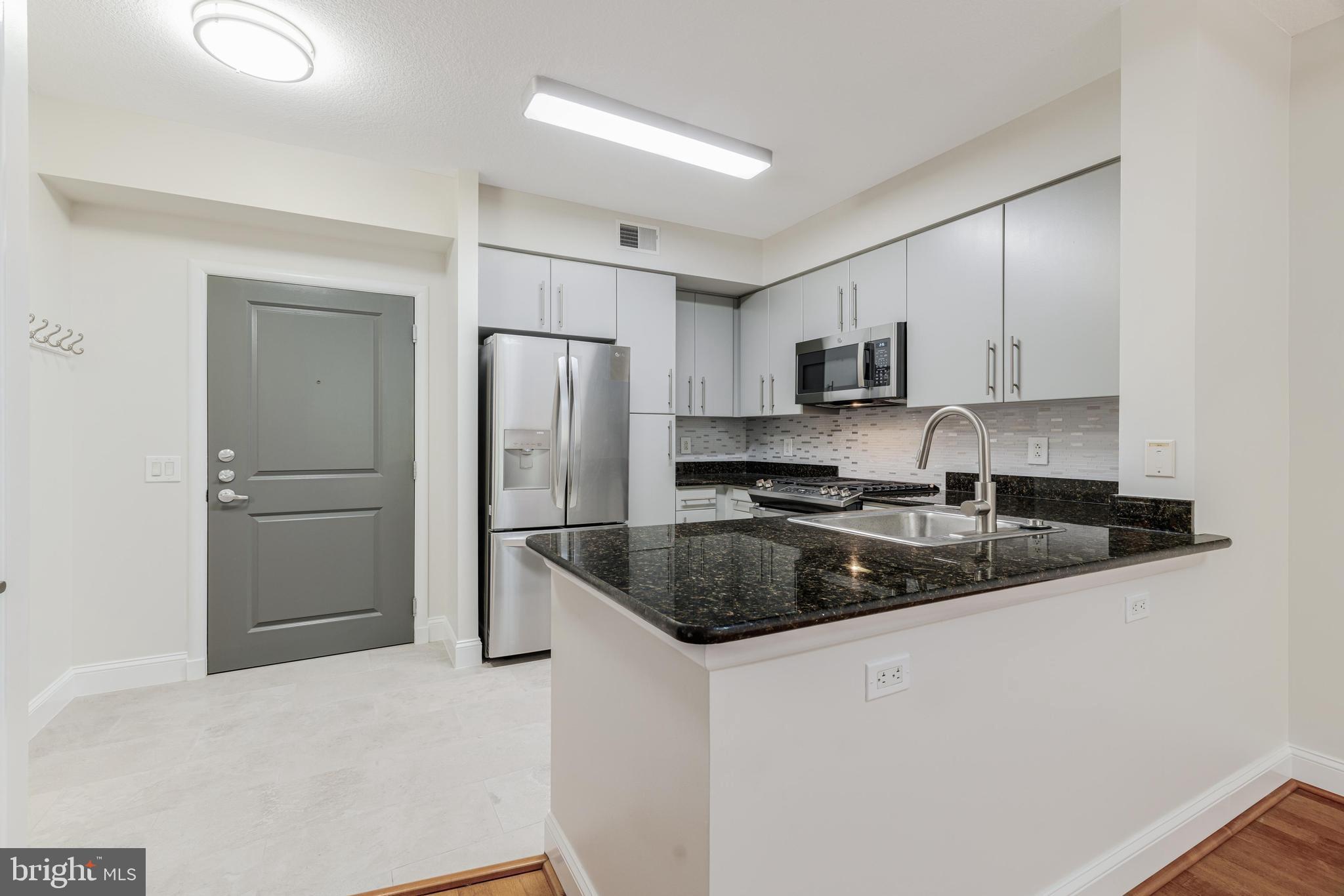 1021 N GARFIELD 327