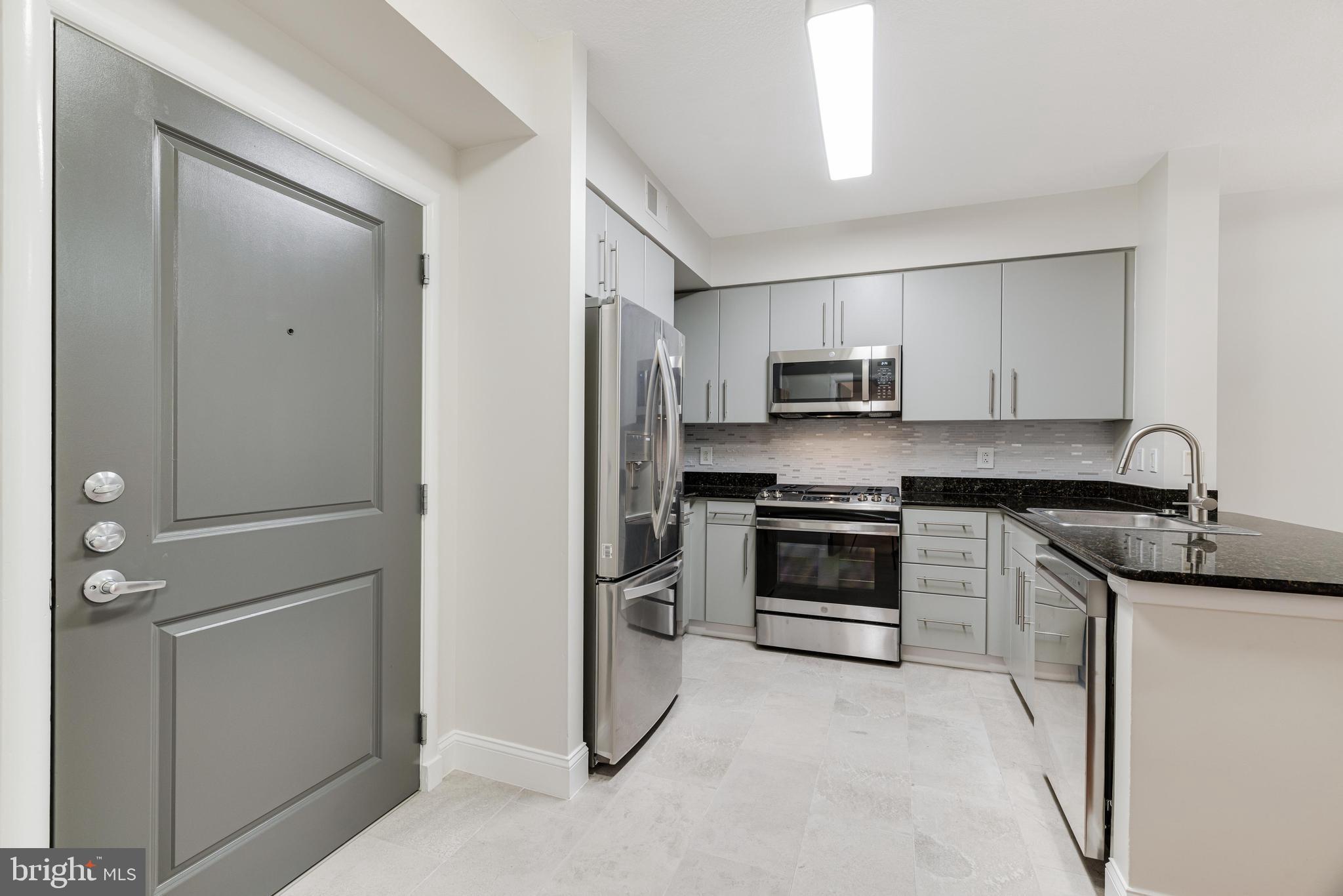 1021 N GARFIELD 327