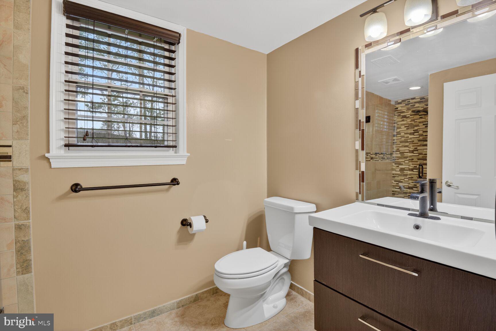 MC LEAN WEST - Residential Lease