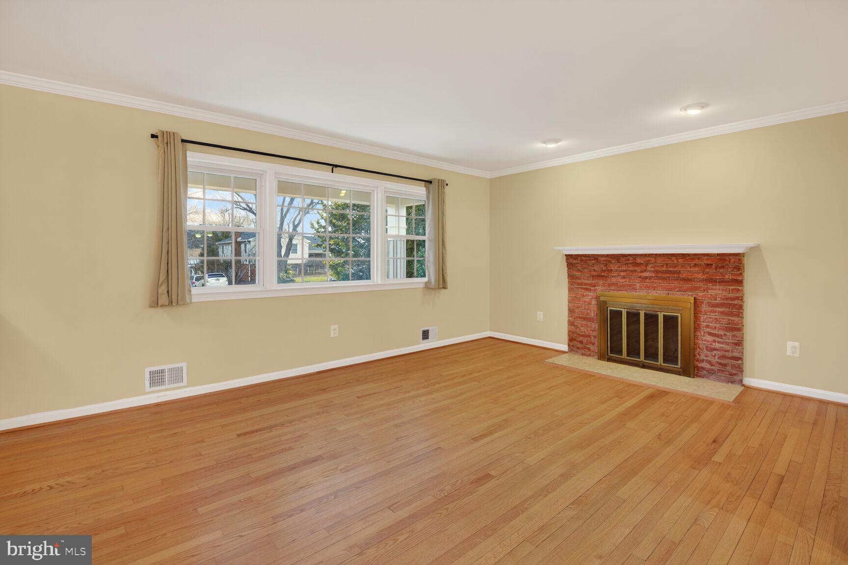 MC LEAN WEST - Residential Lease