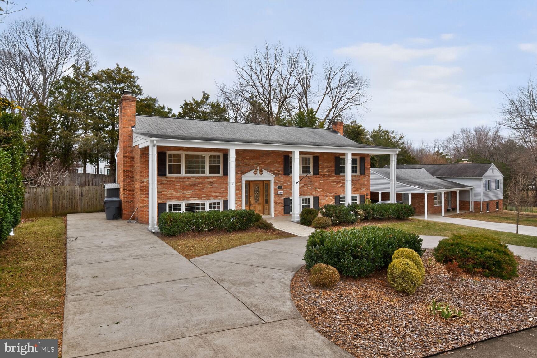 MC LEAN WEST - Residential Lease