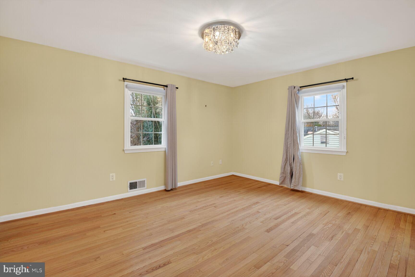 MC LEAN WEST - Residential Lease