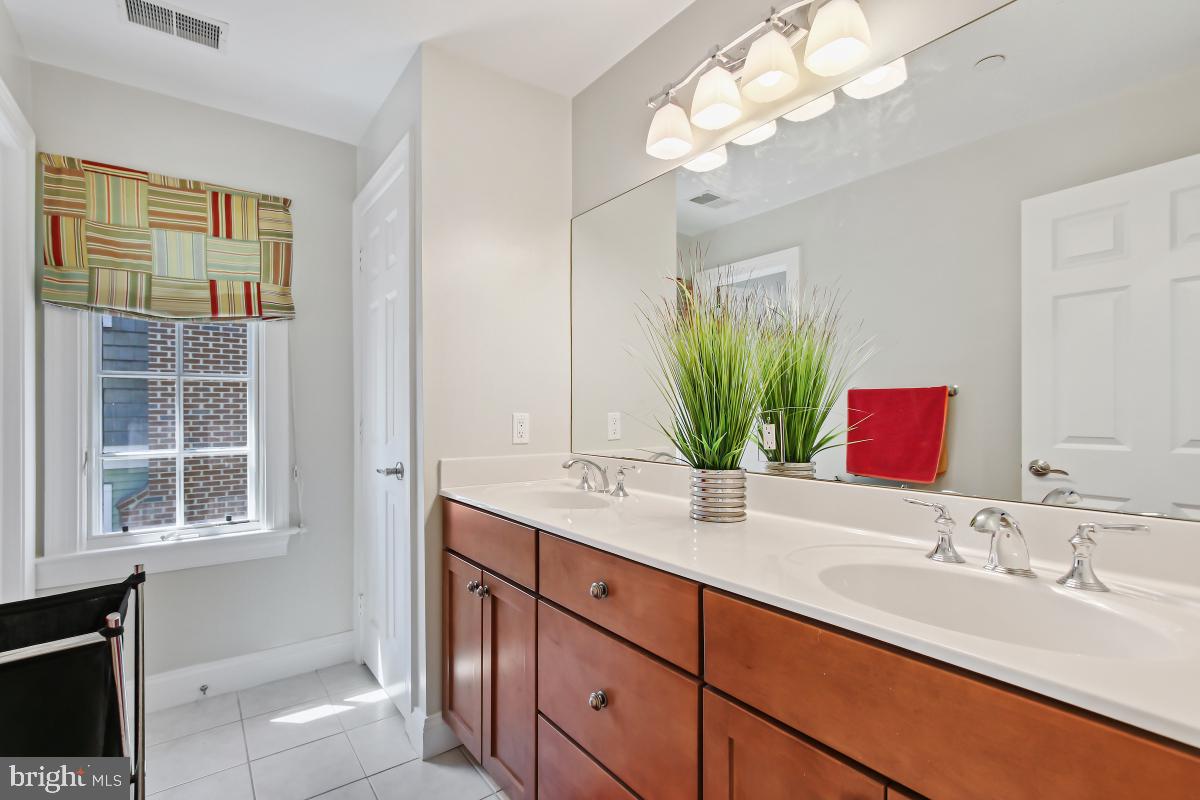 ROSEDALE PARK - Residential