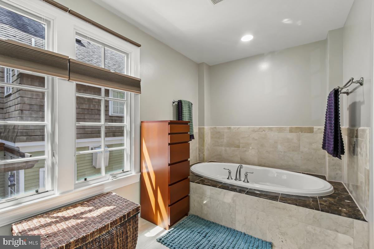 ROSEDALE PARK - Residential