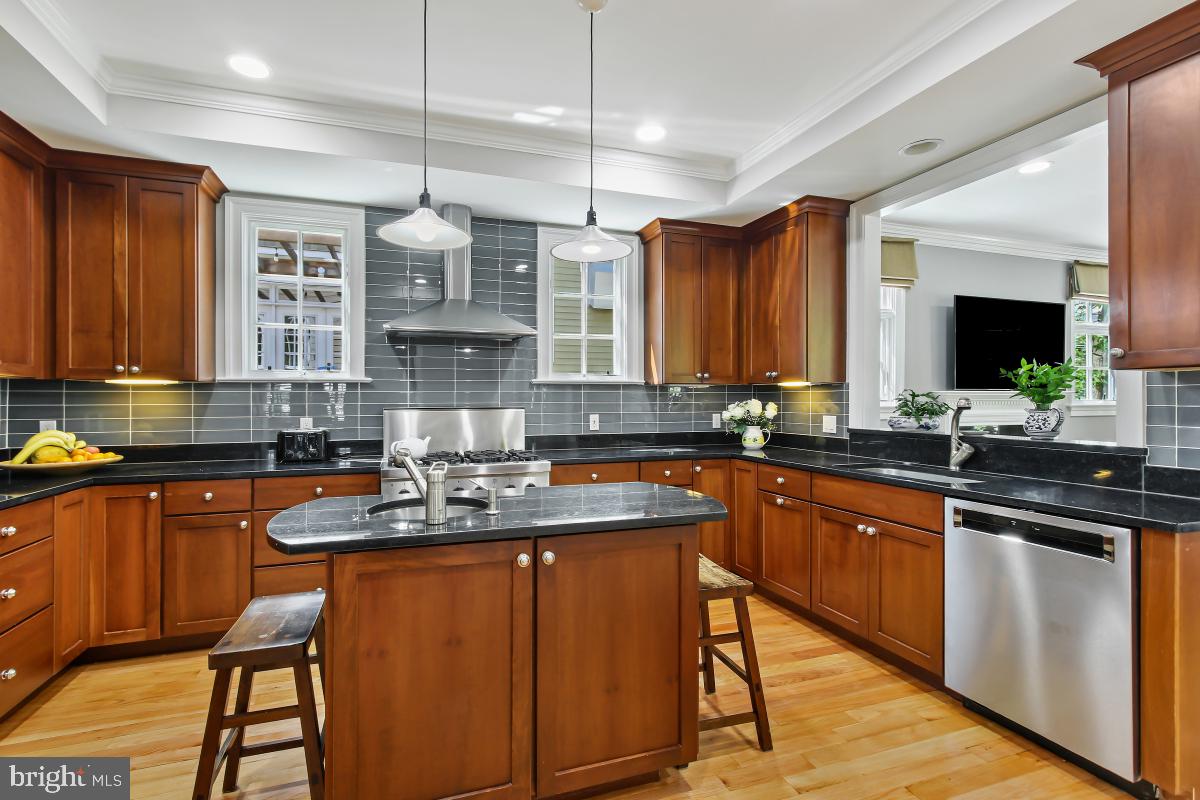 ROSEDALE PARK - Residential