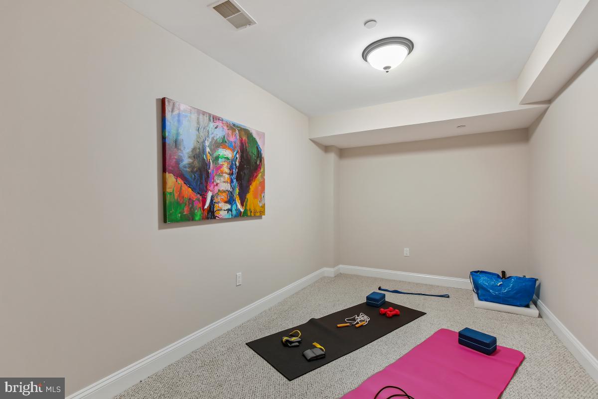 ROSEDALE PARK - Residential