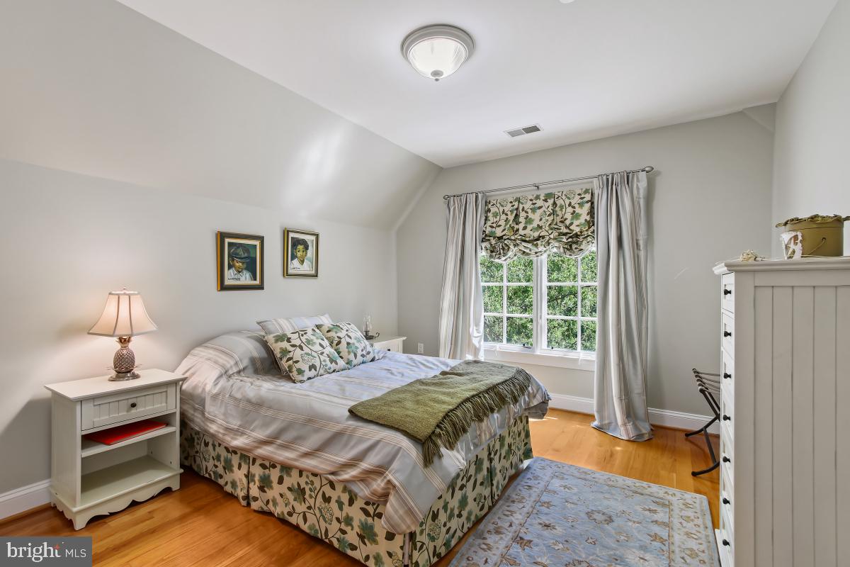 ROSEDALE PARK - Residential