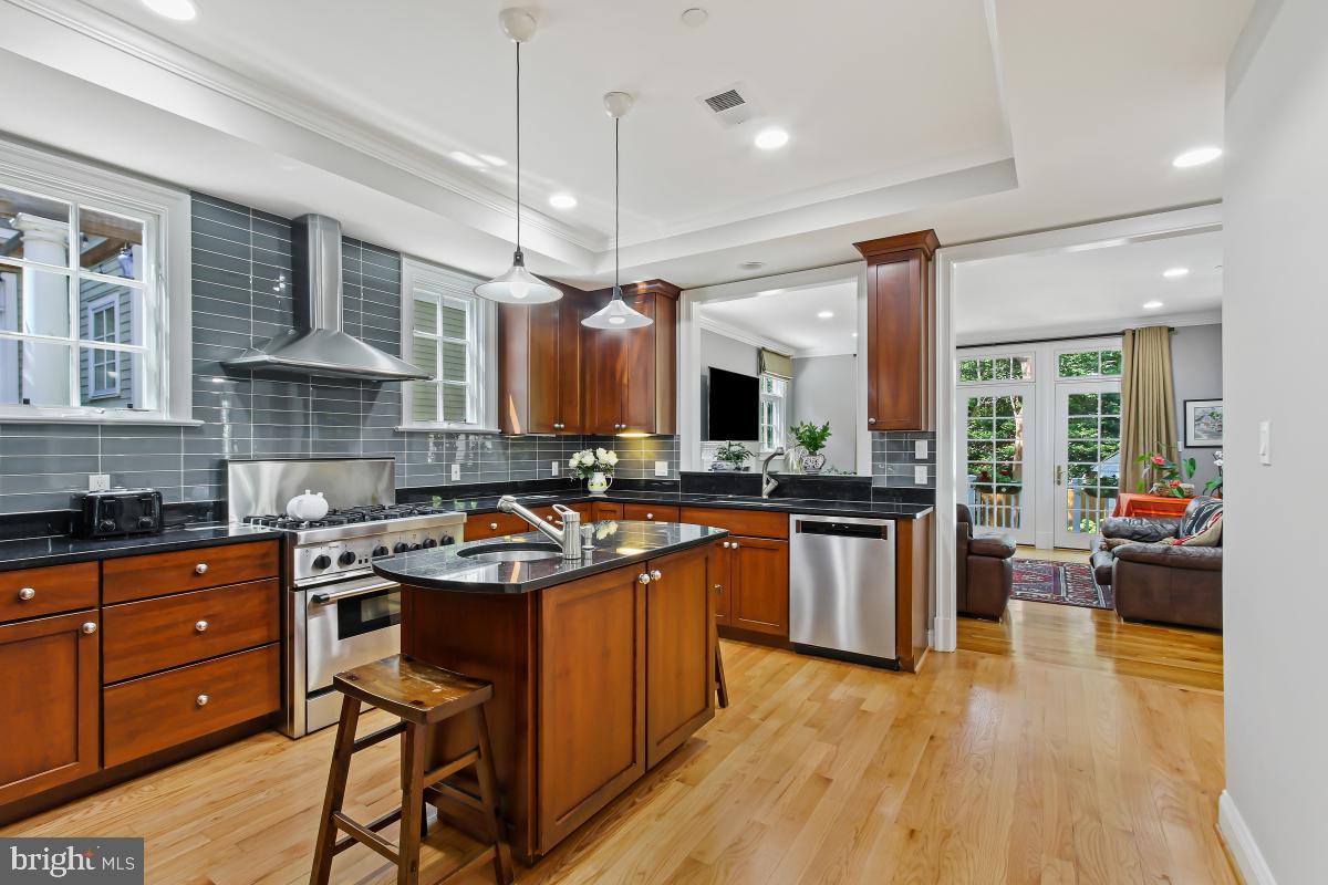 ROSEDALE PARK - Residential