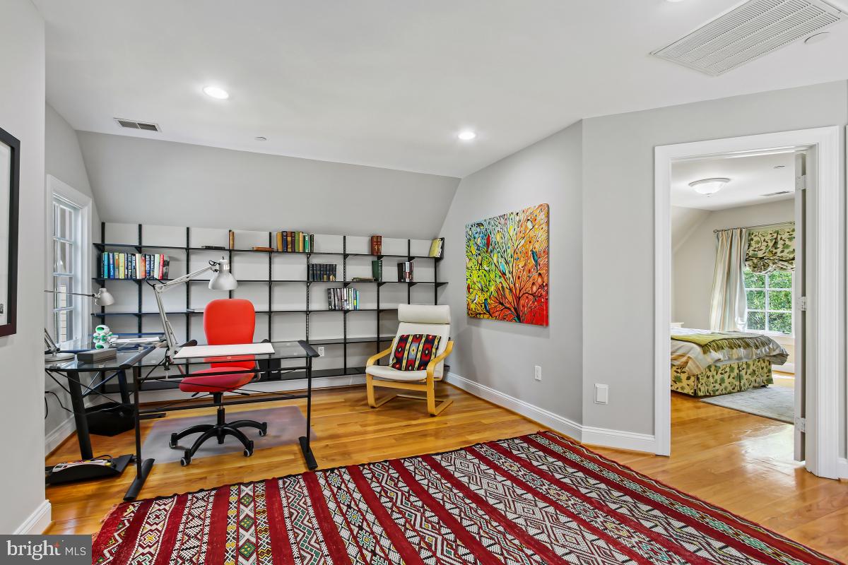 ROSEDALE PARK - Residential