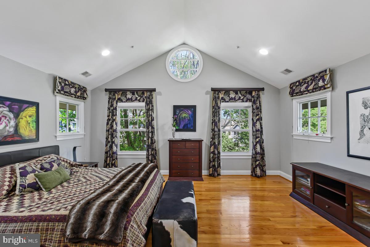 ROSEDALE PARK - Residential