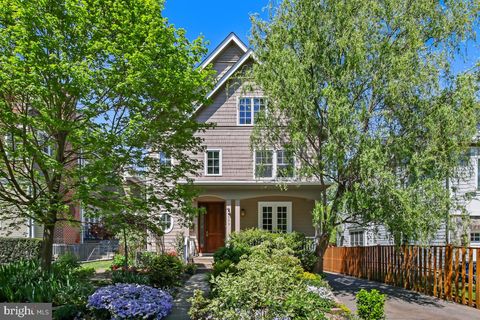 Photo of 4609 CHESTNUT ST, BETHESDA, MD 20814 (MLS # MDMC2090596) Photo of 4609 CHESTNUT ST, BETHESDA, MD 20814 (MLS # MDMC2090596)