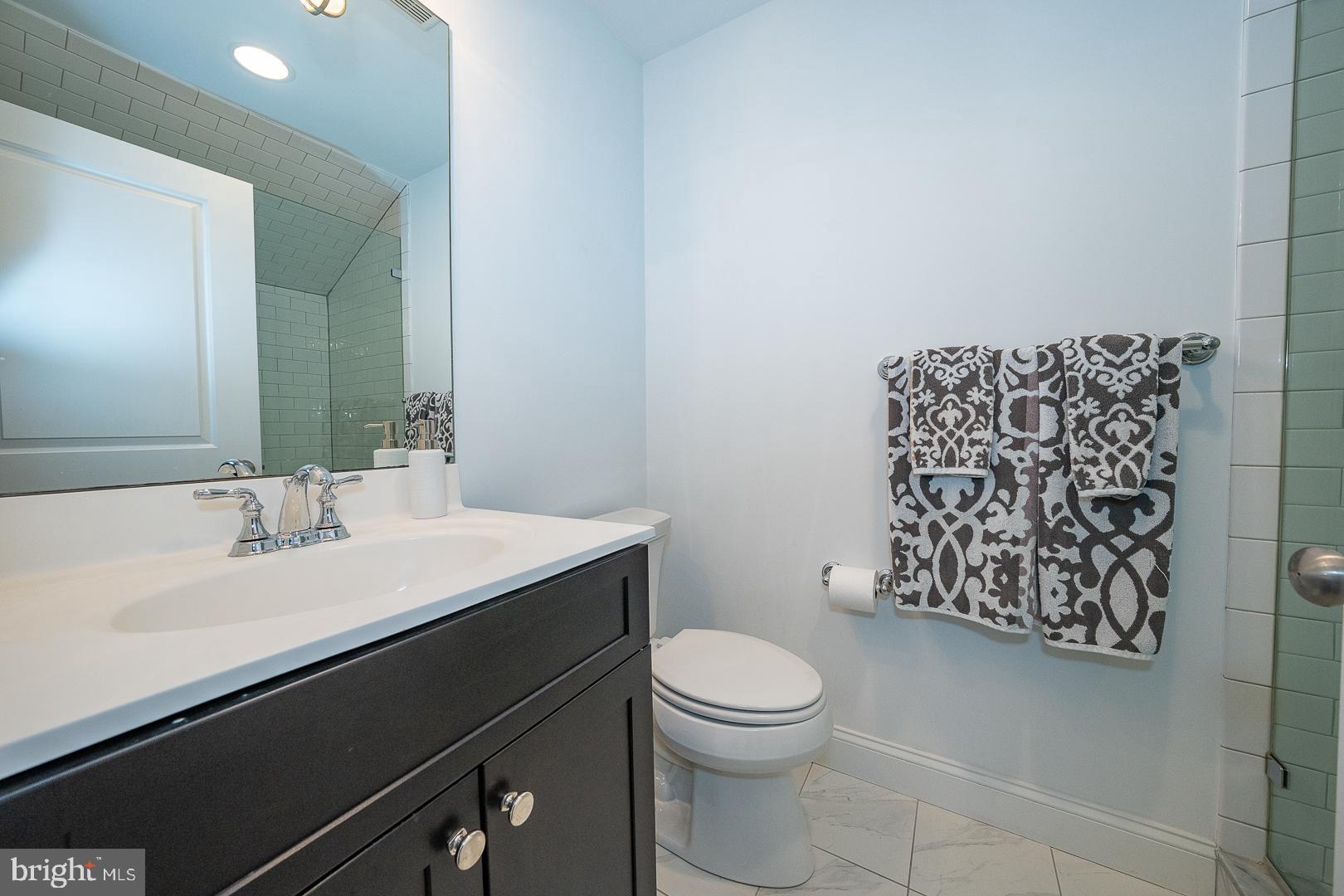 VILLAGE SQUARE - Residential