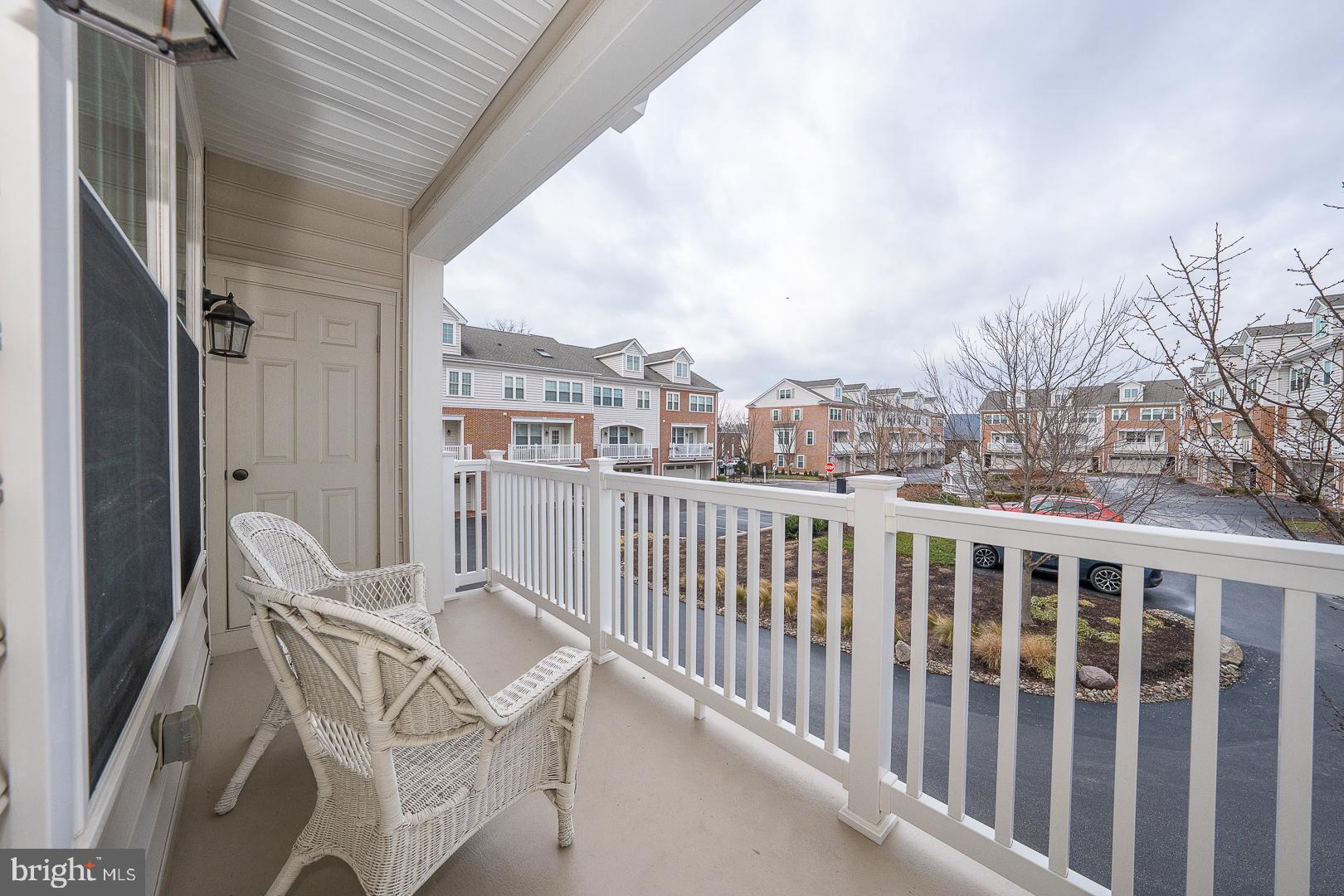 VILLAGE SQUARE - Residential