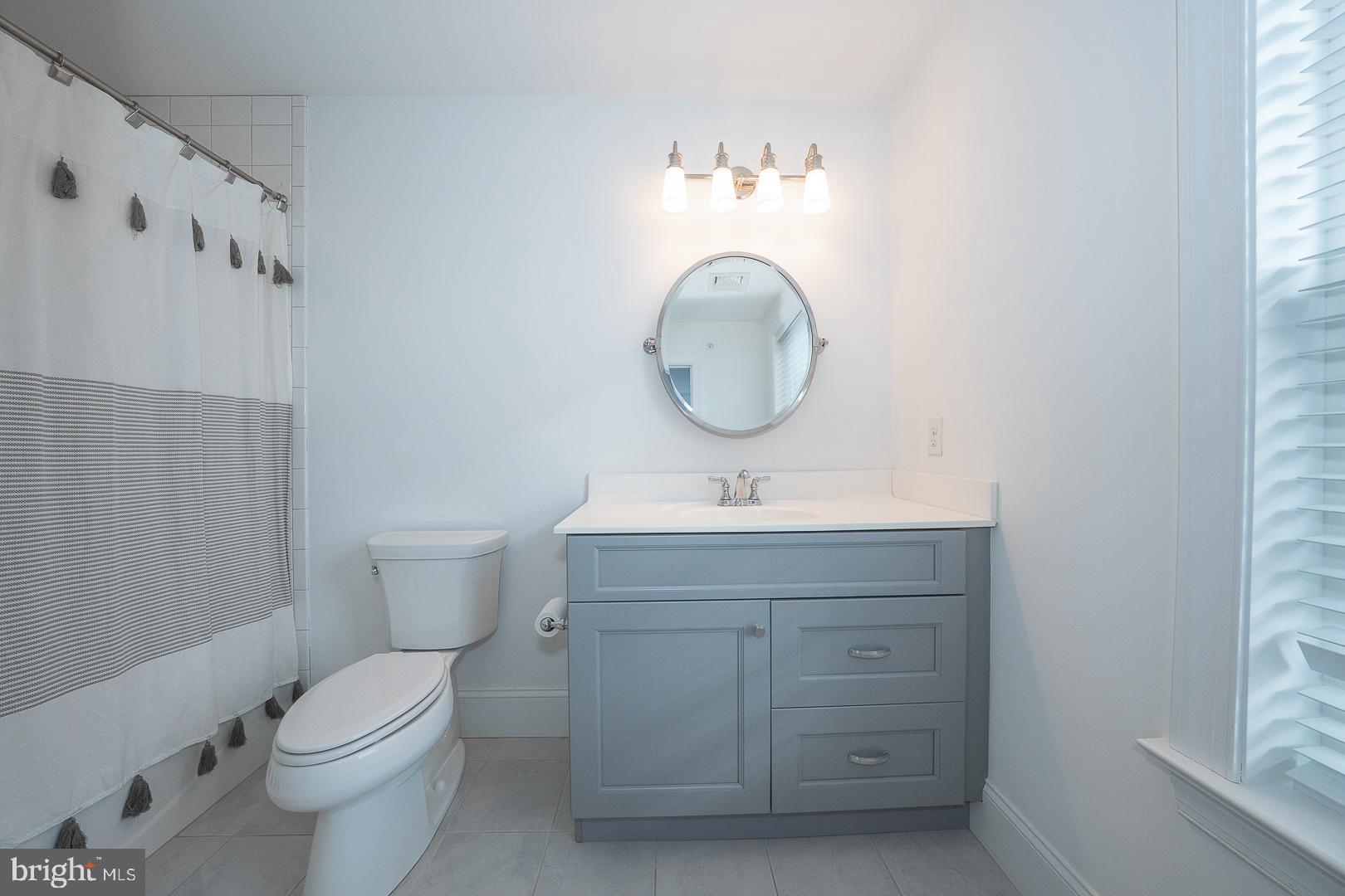 VILLAGE SQUARE - Residential