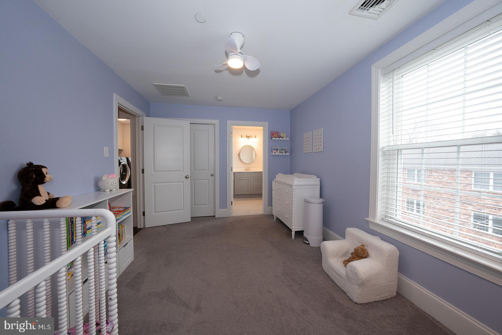 VILLAGE SQUARE - Residential