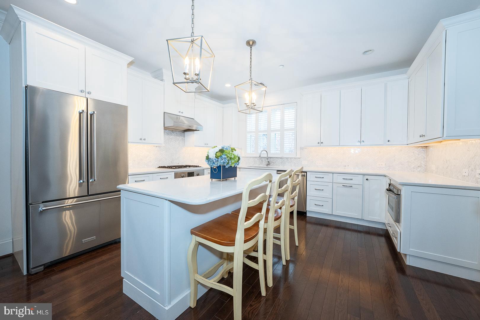 VILLAGE SQUARE - Residential