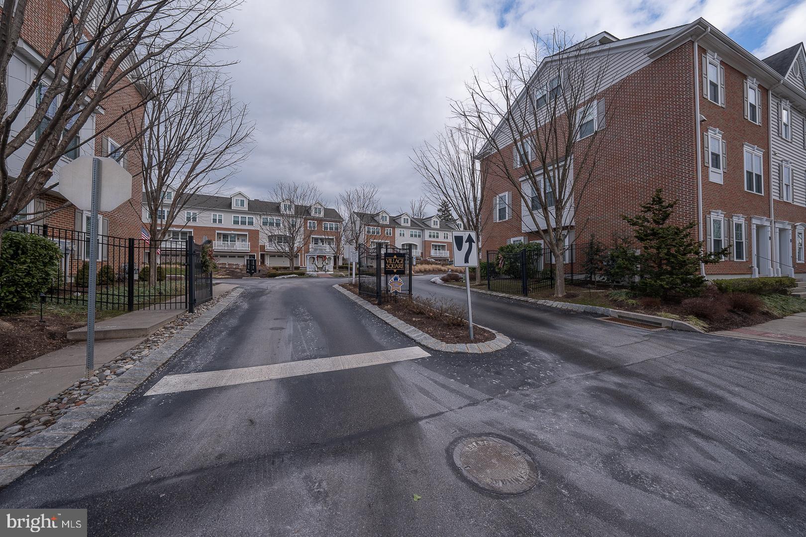 VILLAGE SQUARE - Residential