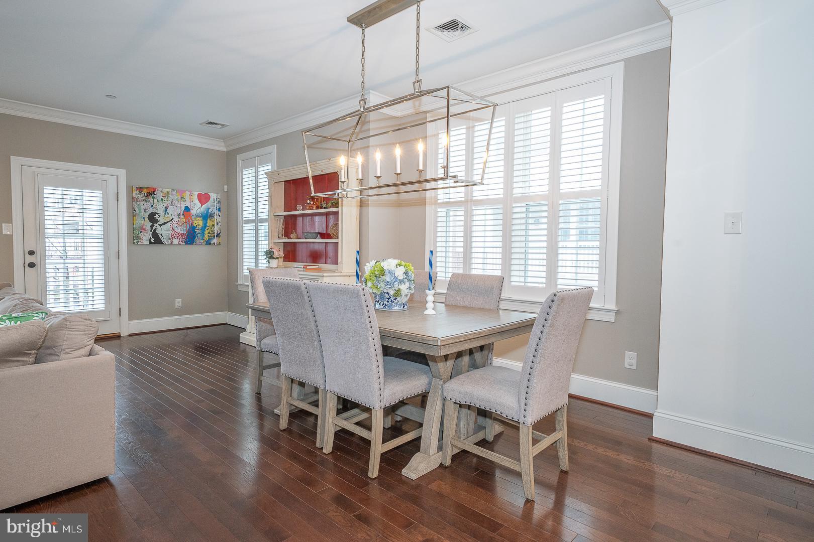 VILLAGE SQUARE - Residential