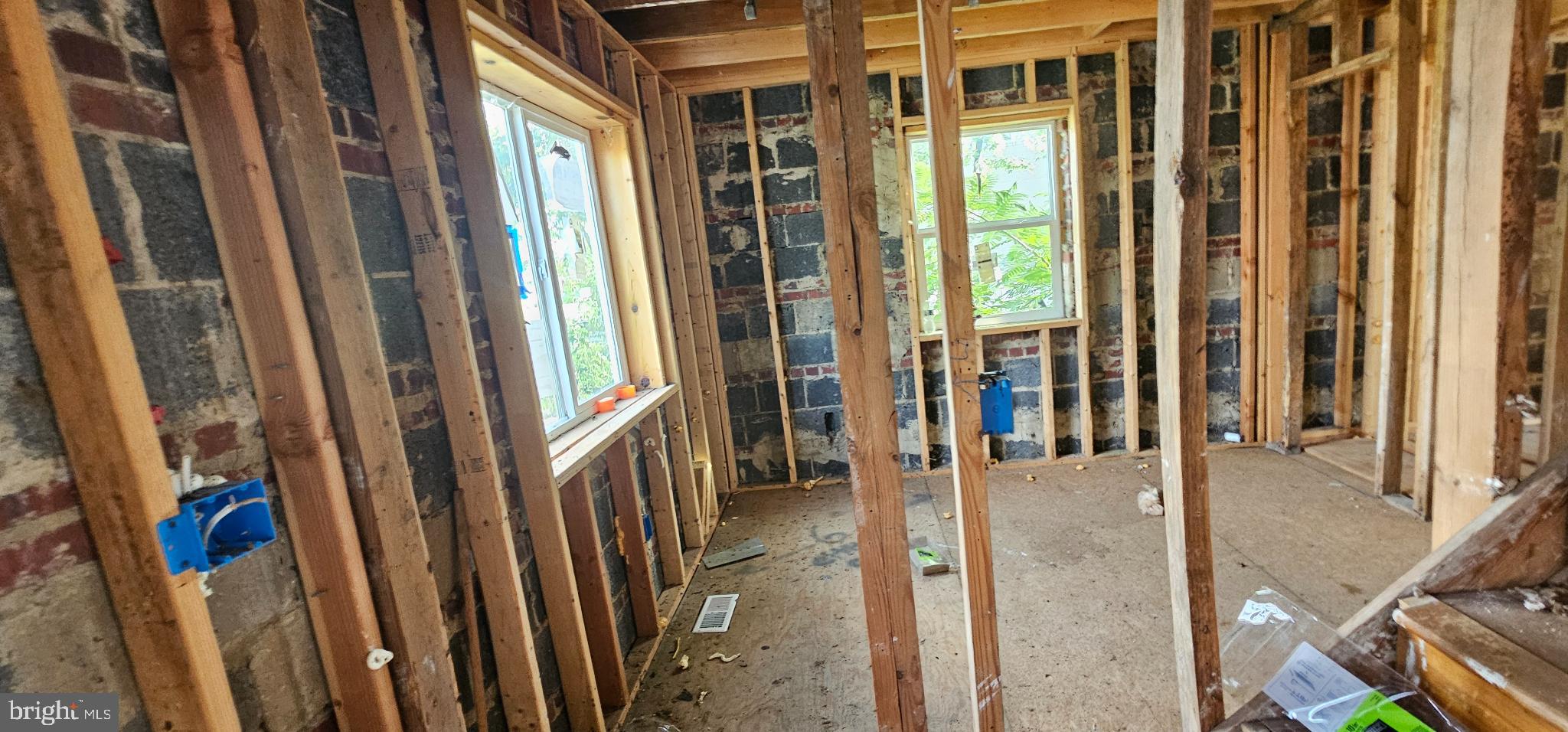 NORTH FORESTVILLE - Residential