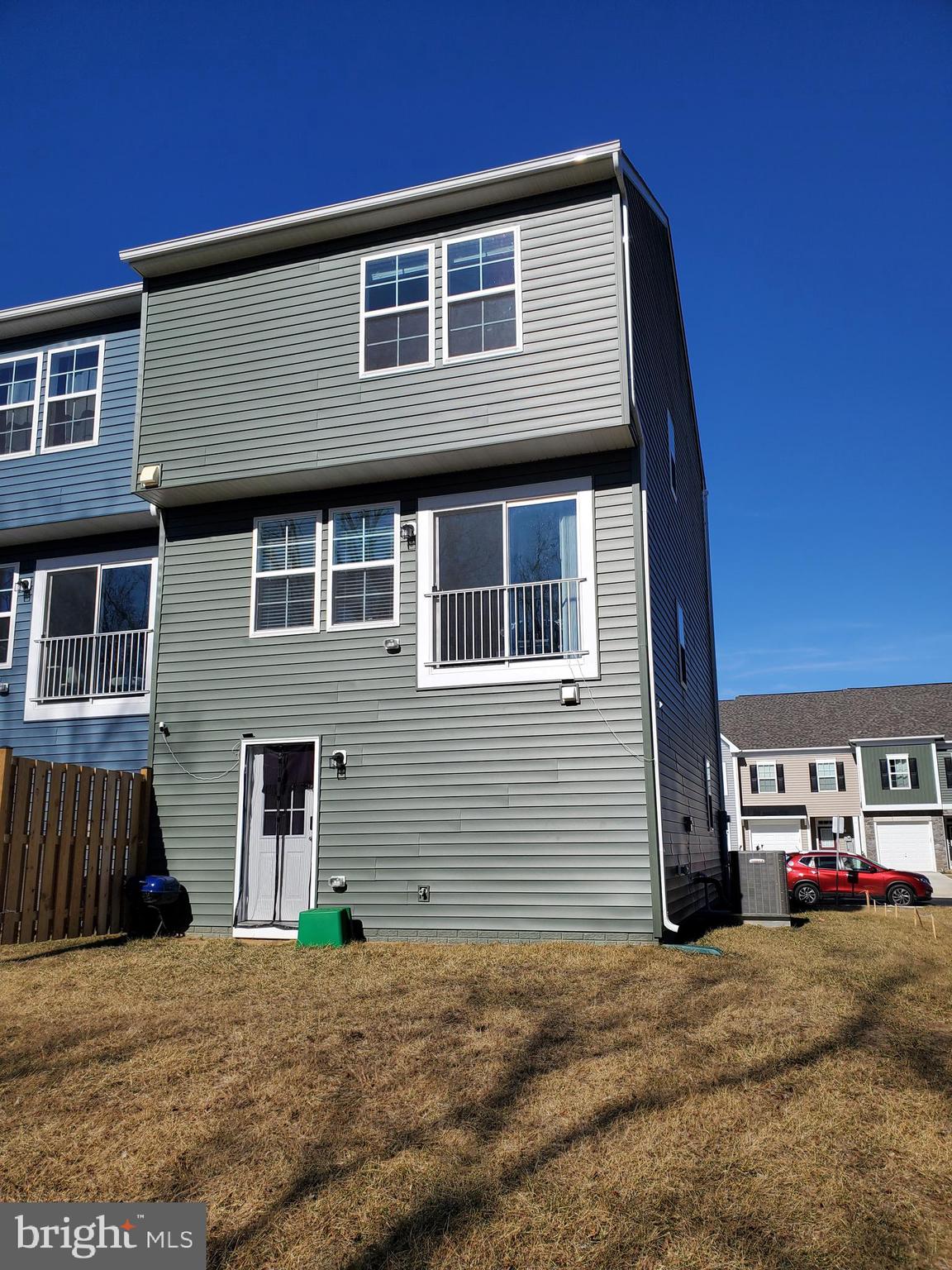 MCCAULEY CROSSING - Residential Lease