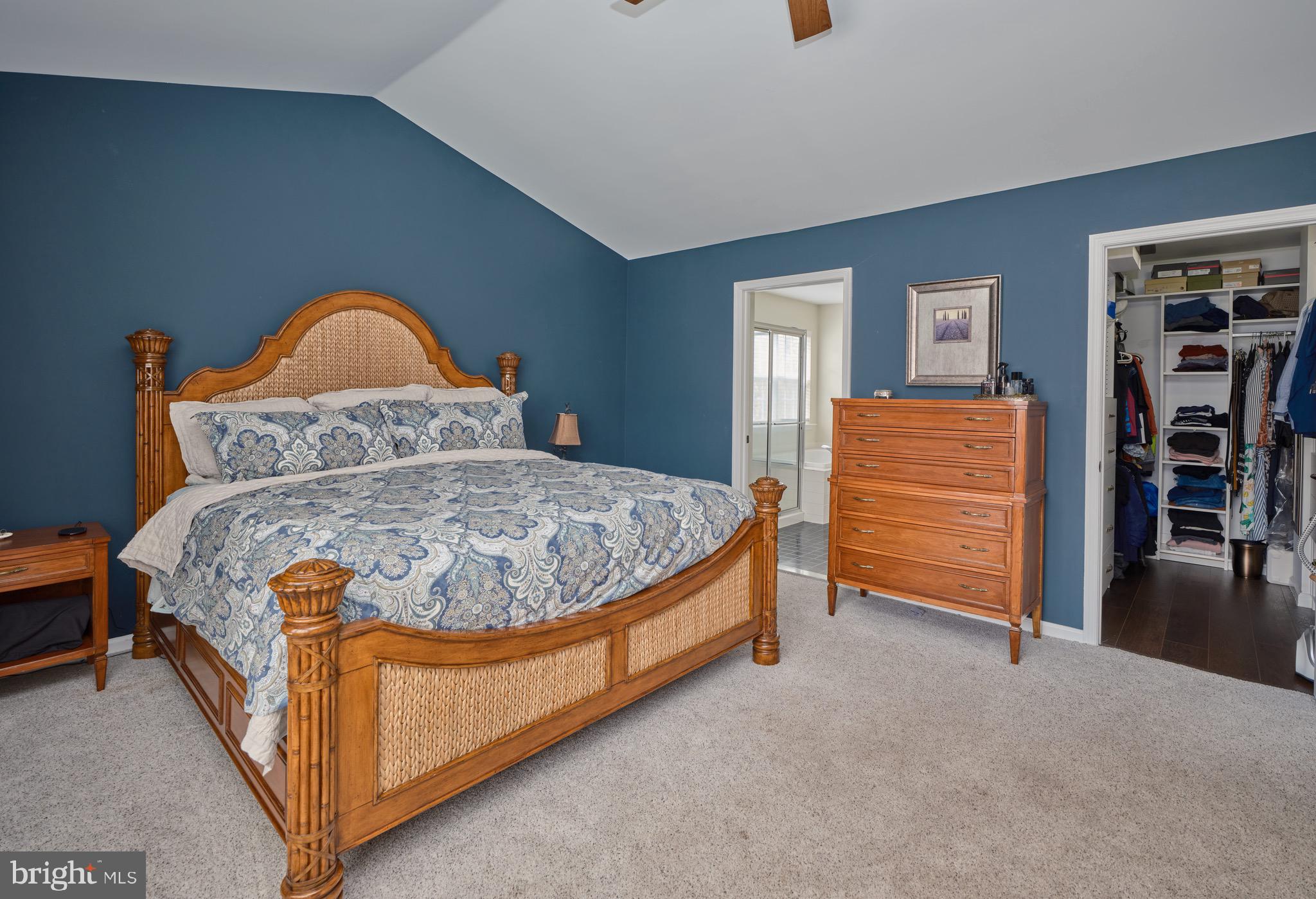 RIVERWOODS - Residential