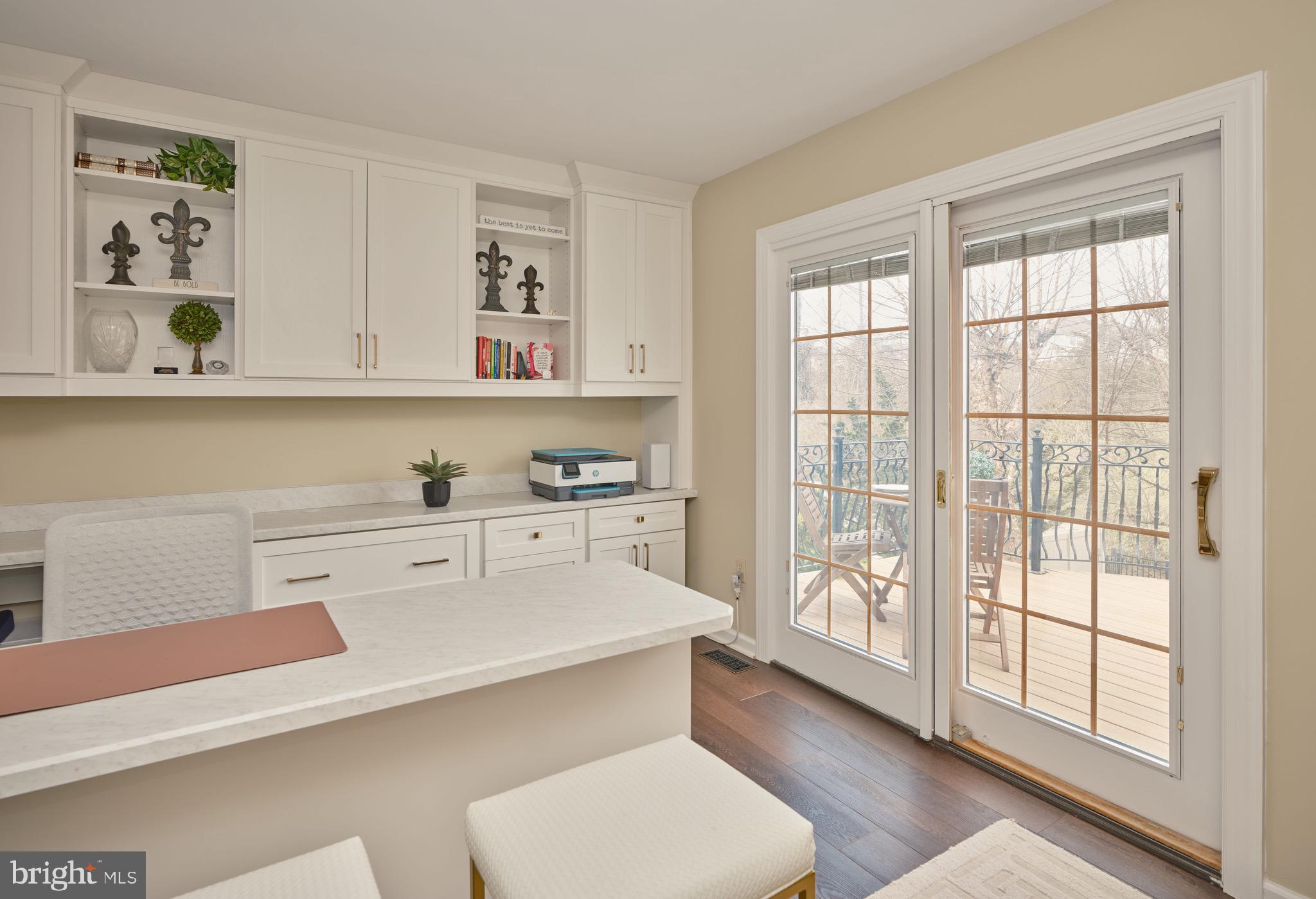 RIVERWOODS - Residential