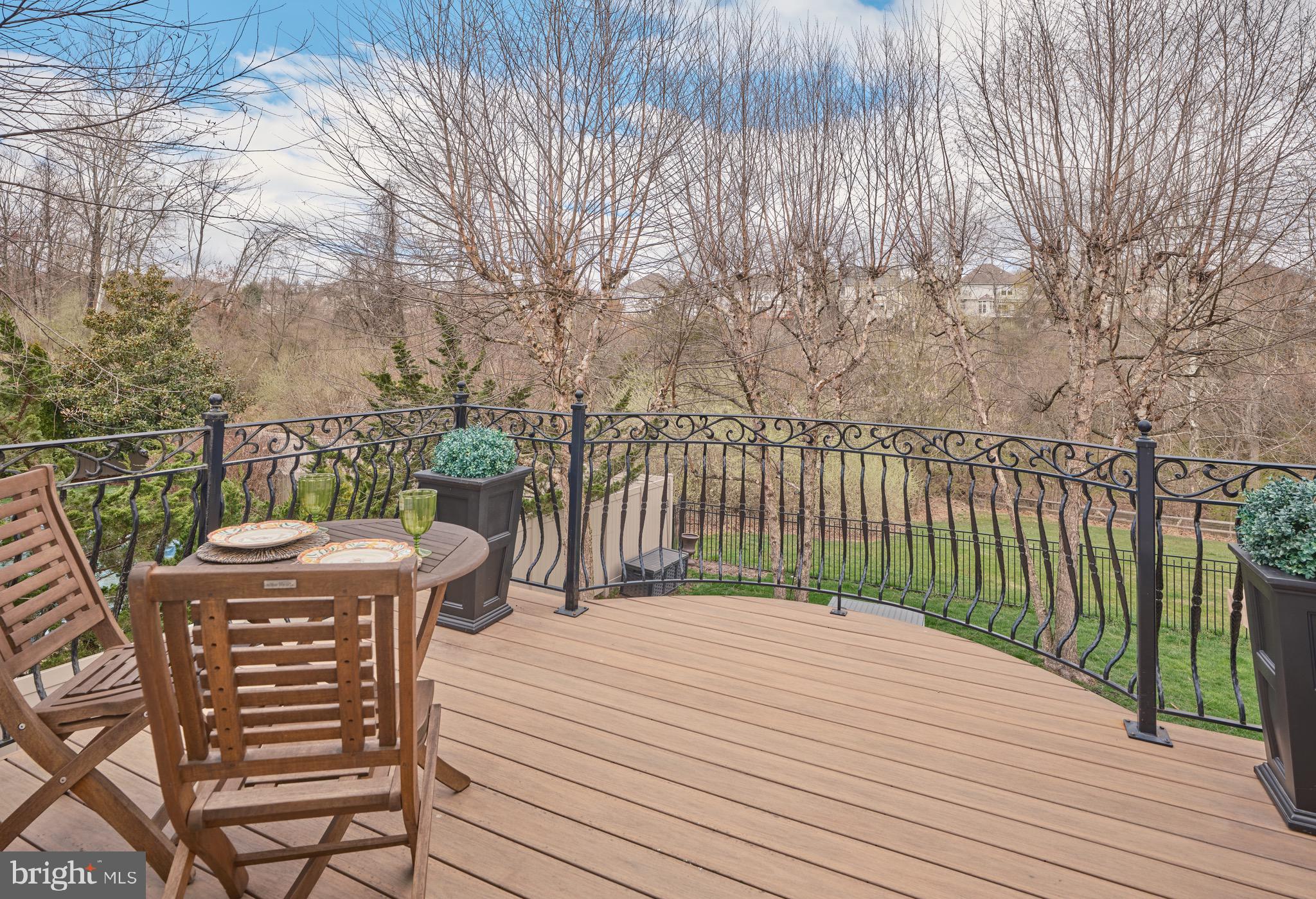 RIVERWOODS - Residential