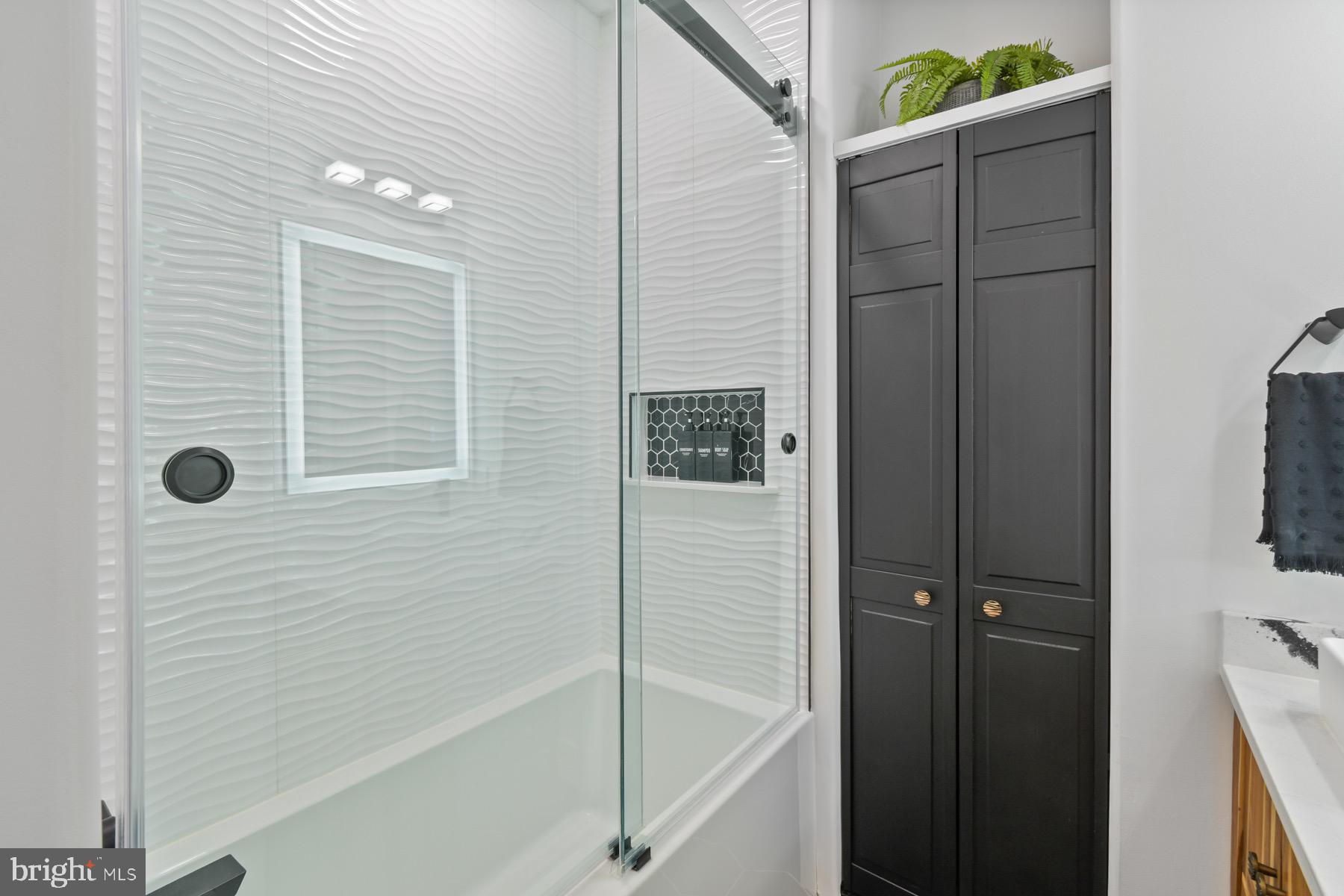 CAPE ISLE OF WIGHT - Residential