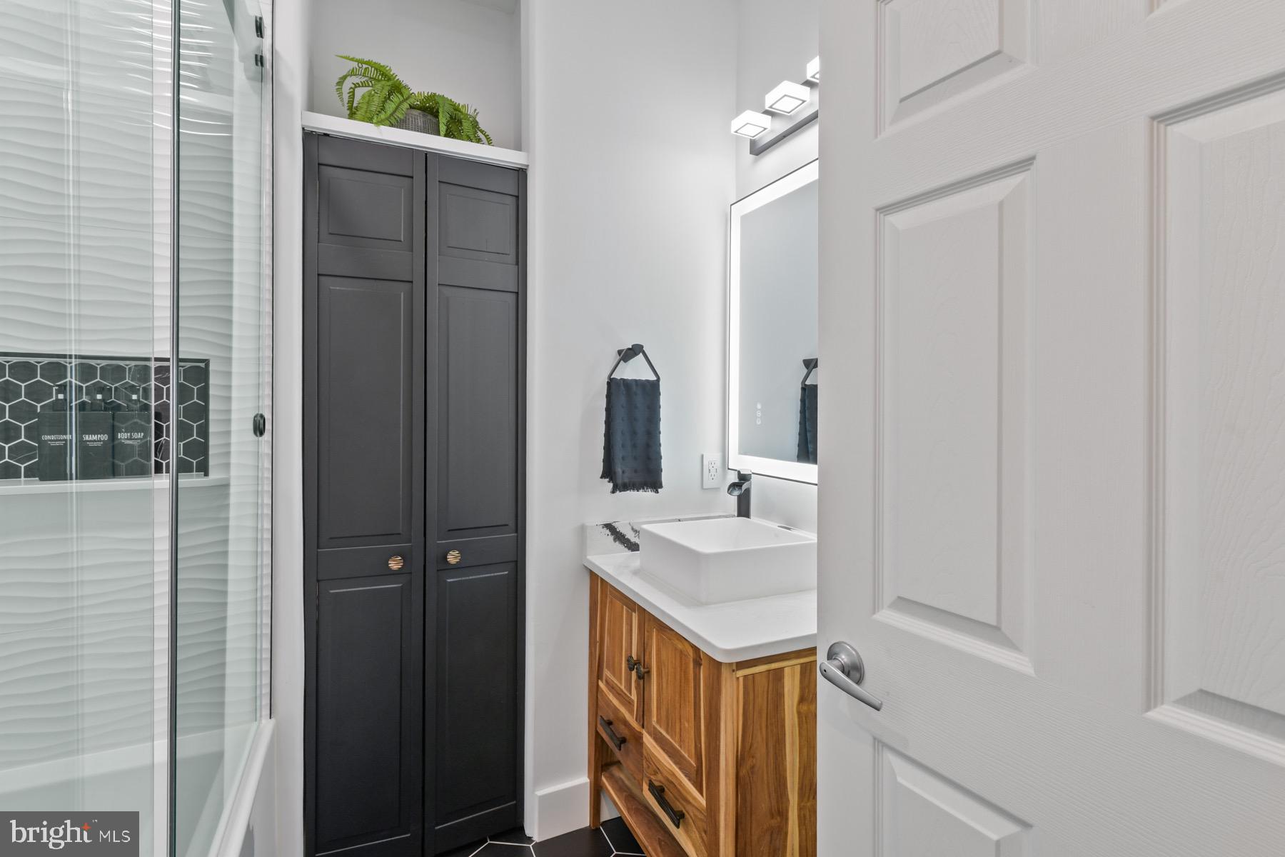 CAPE ISLE OF WIGHT - Residential