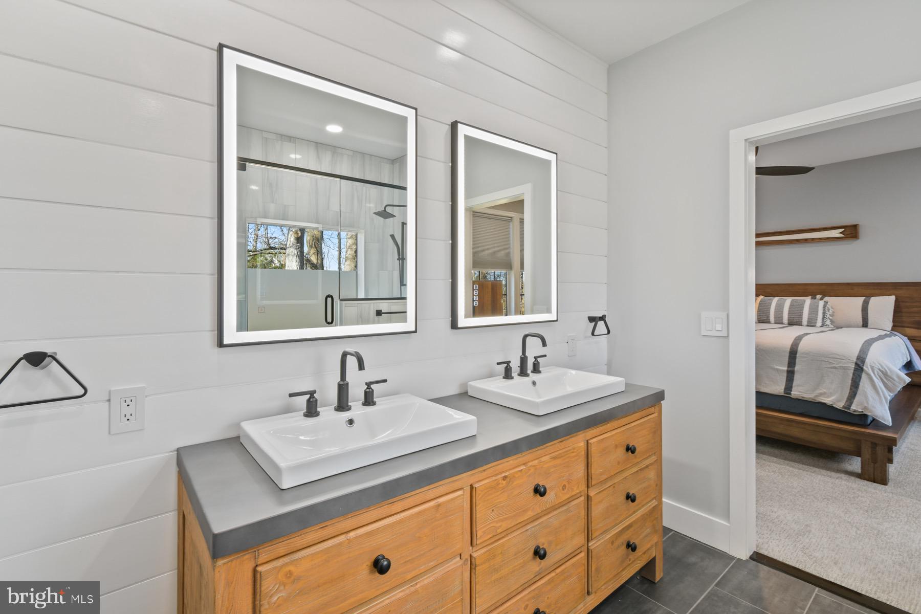 CAPE ISLE OF WIGHT - Residential