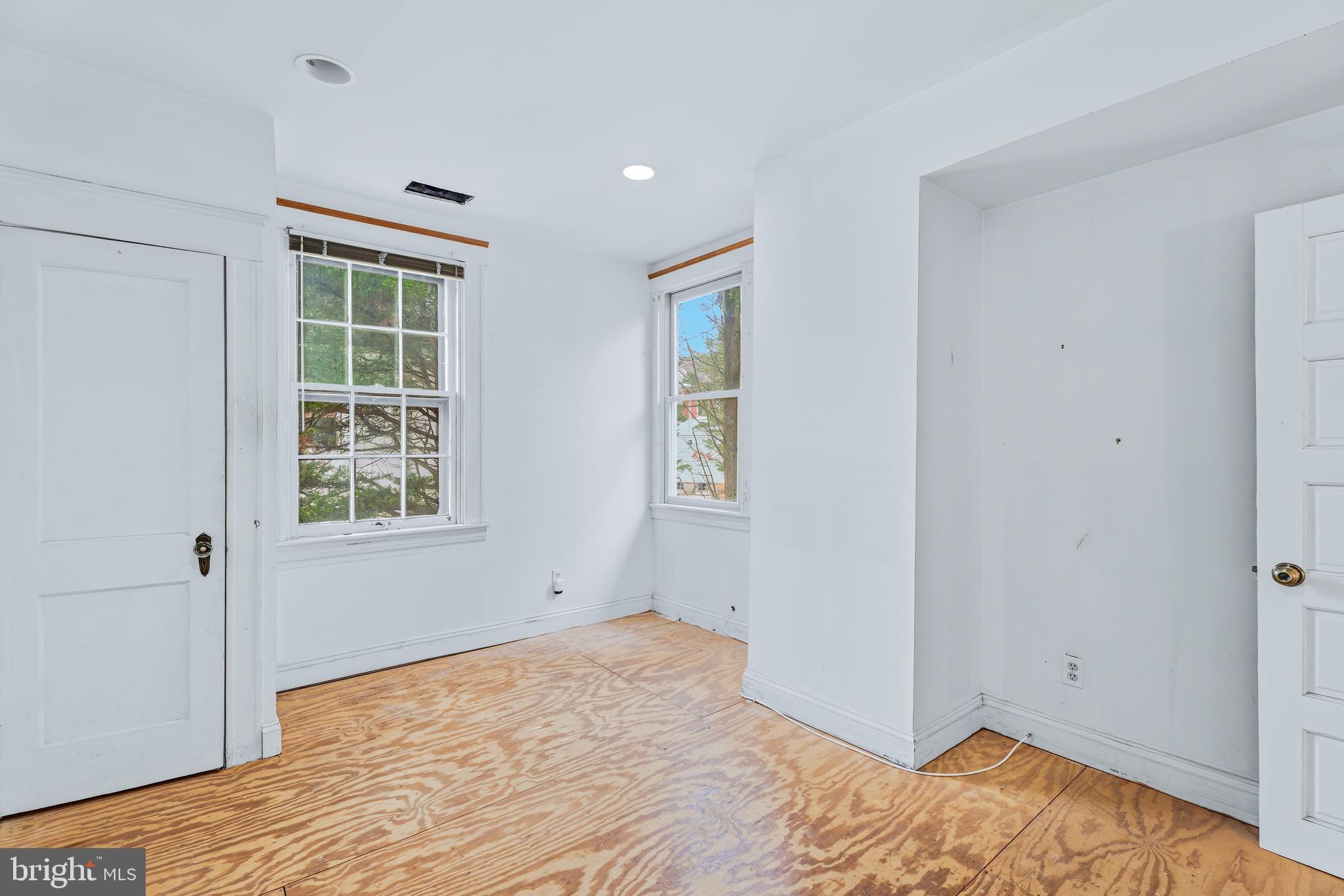 MOUNT WASHINGTON - Residential