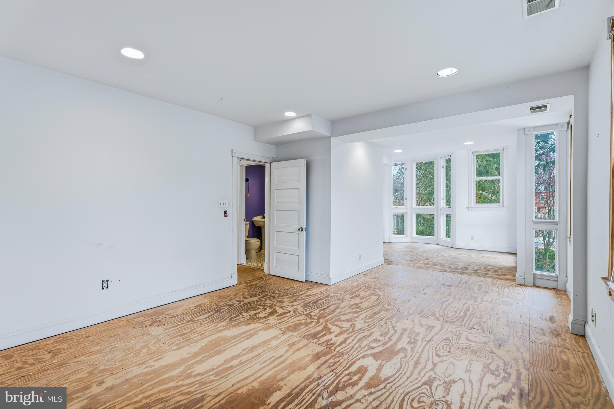 MOUNT WASHINGTON - Residential