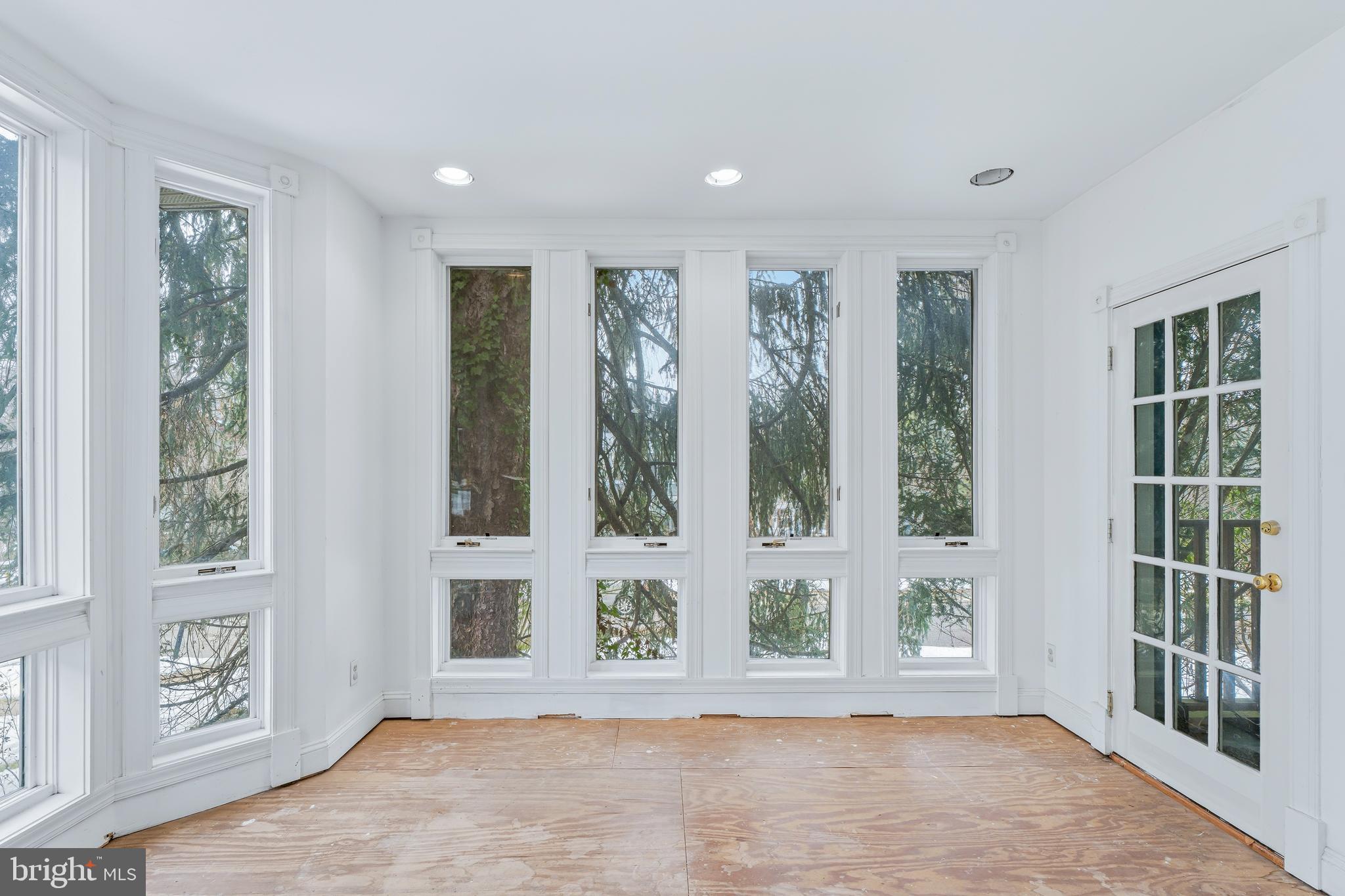 MOUNT WASHINGTON - Residential