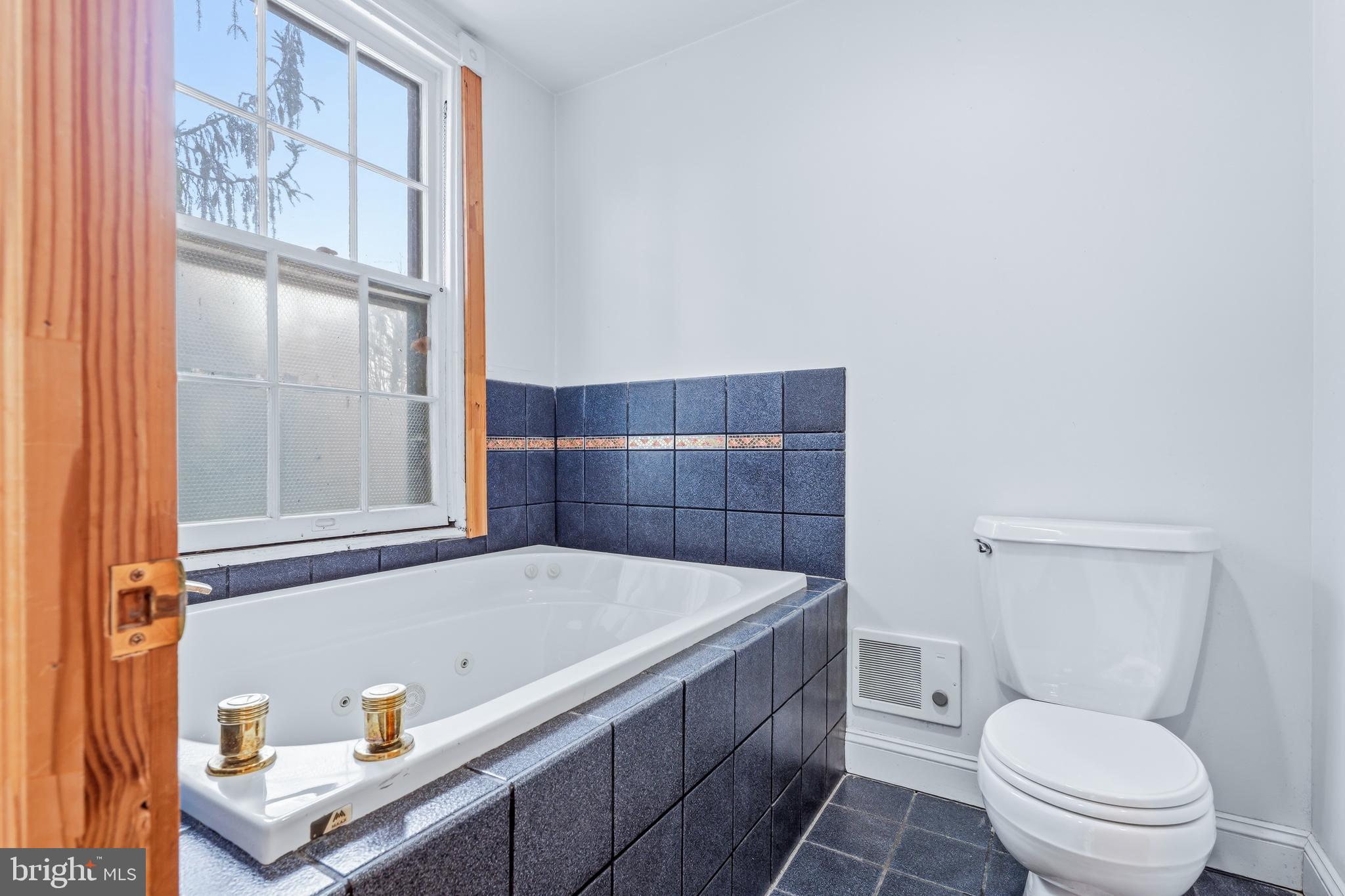 MOUNT WASHINGTON - Residential