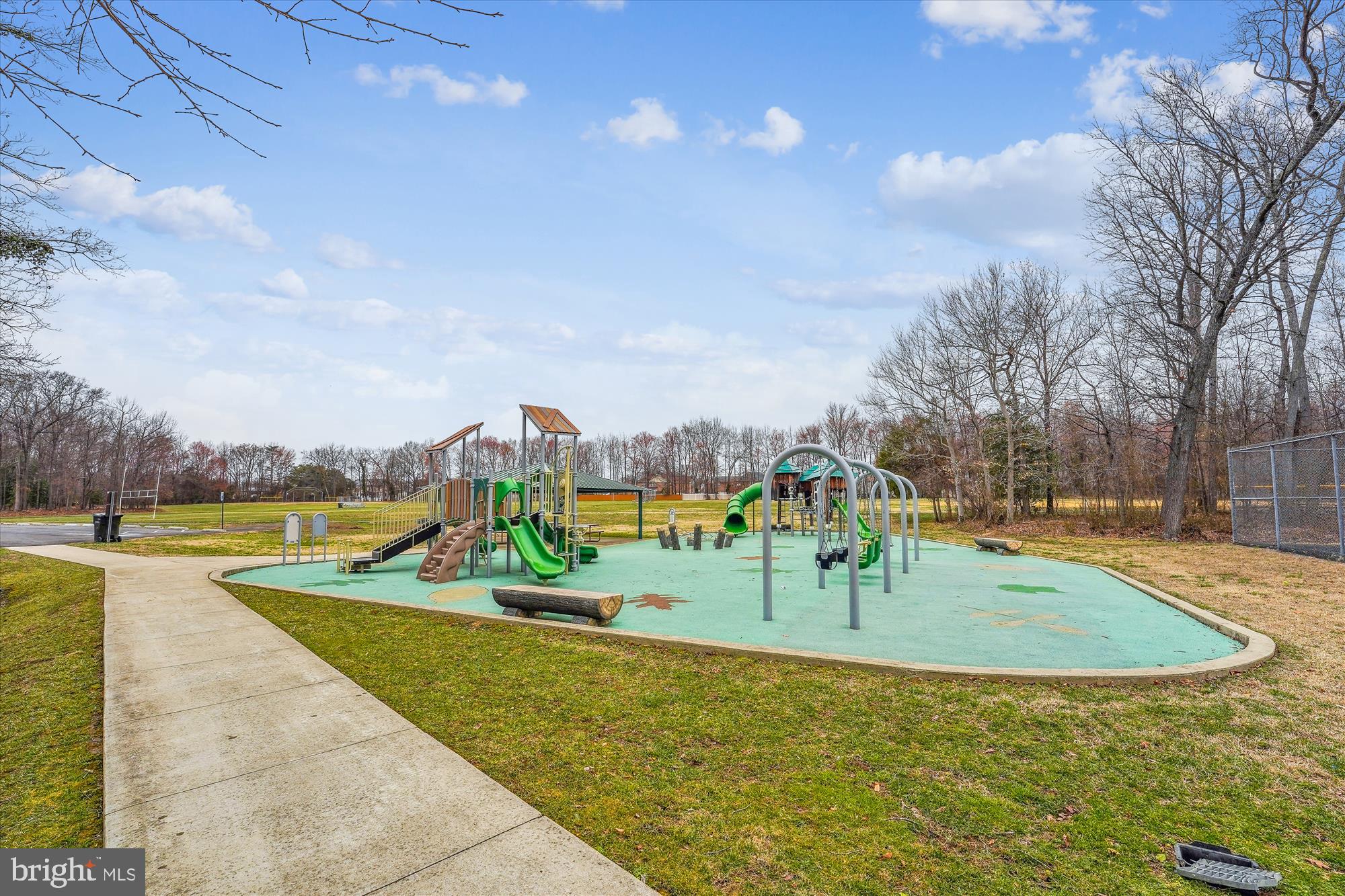 TANTALLON HILLS - Residential