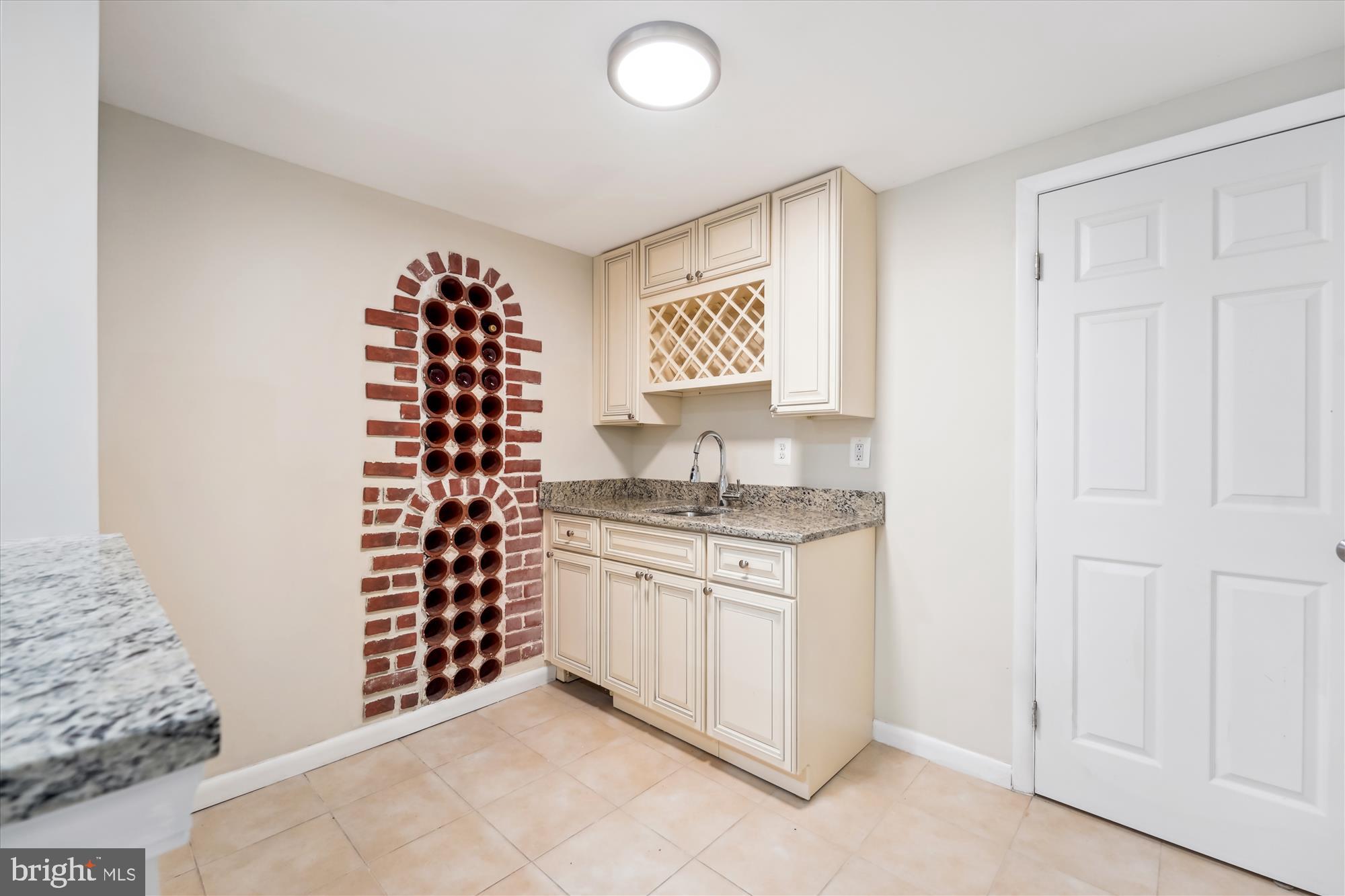 TANTALLON HILLS - Residential