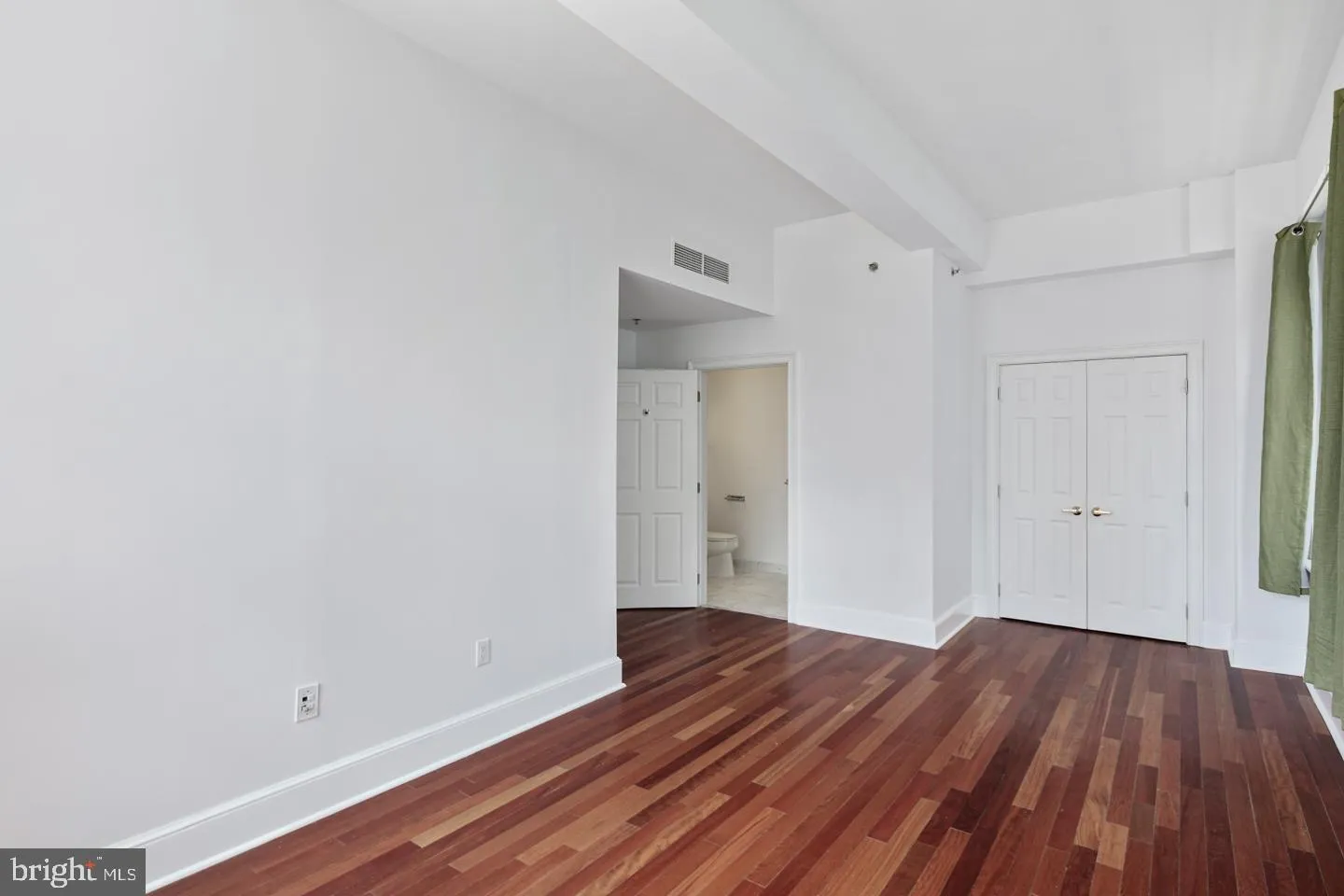 Philadelphia, Pennsylvania 19102, United States, 2 Bedrooms Bedrooms, ,2 BathroomsBathrooms,Residential,Active,187169
