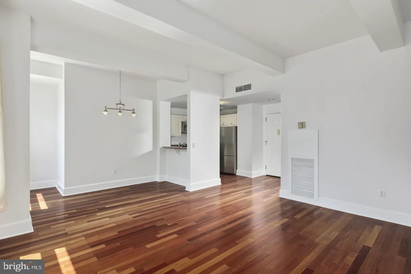 Philadelphia, Pennsylvania 19102, United States, 2 Bedrooms Bedrooms, ,2 BathroomsBathrooms,Residential,Active,187169