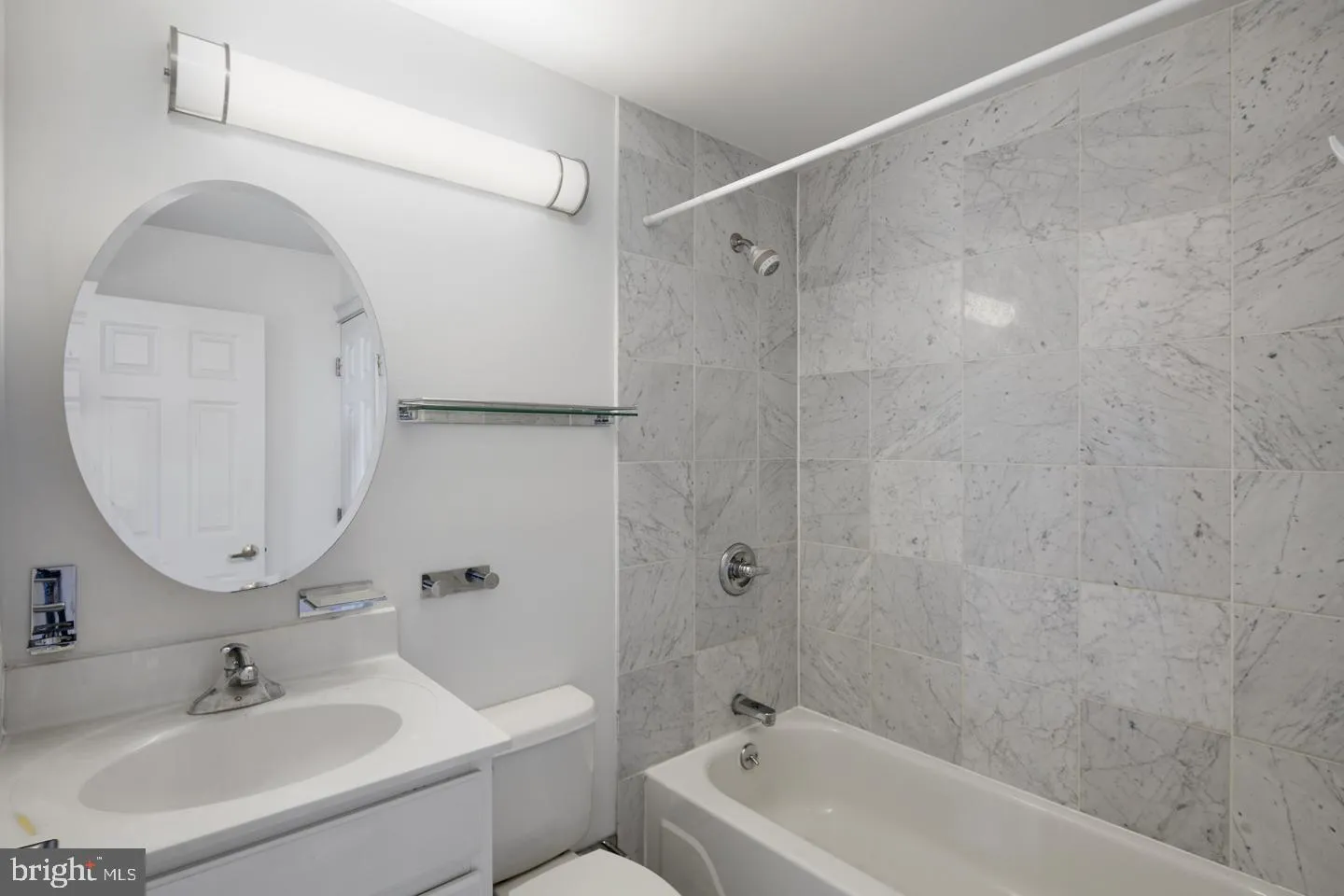 Philadelphia, Pennsylvania 19102, United States, 2 Bedrooms Bedrooms, ,2 BathroomsBathrooms,Residential,Active,187169