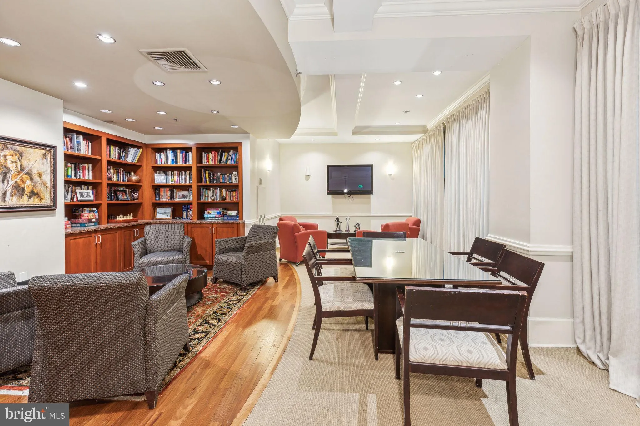 Philadelphia, Pennsylvania 19102, United States, 2 Bedrooms Bedrooms, ,2 BathroomsBathrooms,Residential,Active,187169