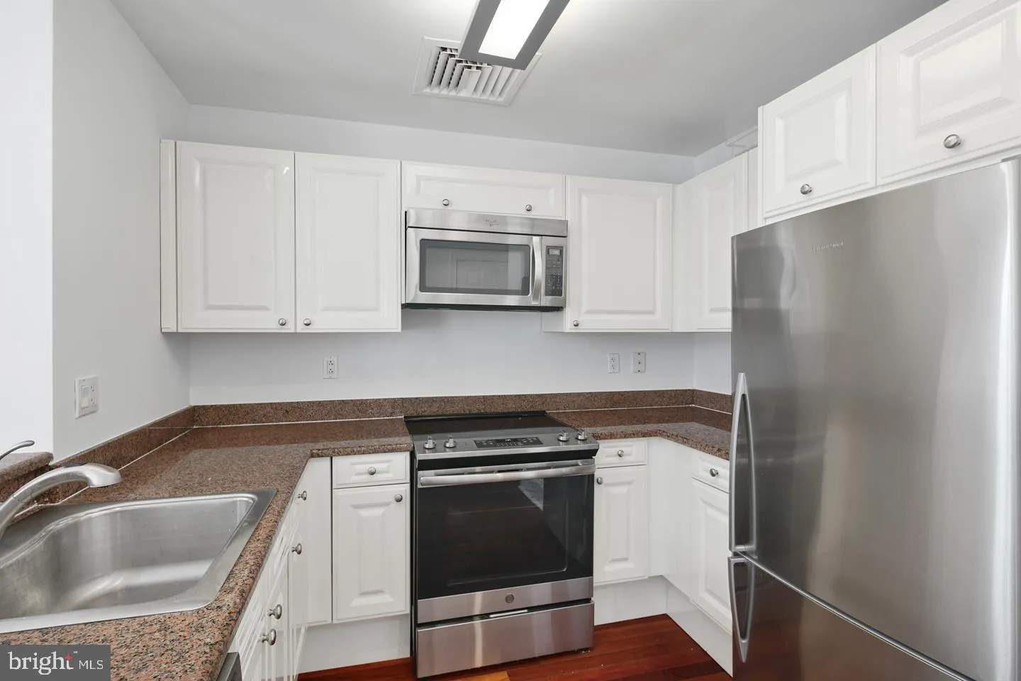 Philadelphia, Pennsylvania 19102, United States, 2 Bedrooms Bedrooms, ,2 BathroomsBathrooms,Residential,Active,187169