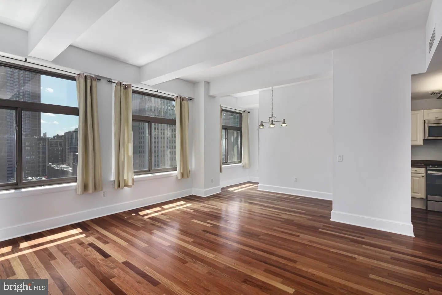 Philadelphia, Pennsylvania 19102, United States, 2 Bedrooms Bedrooms, ,2 BathroomsBathrooms,Residential,Active,187169