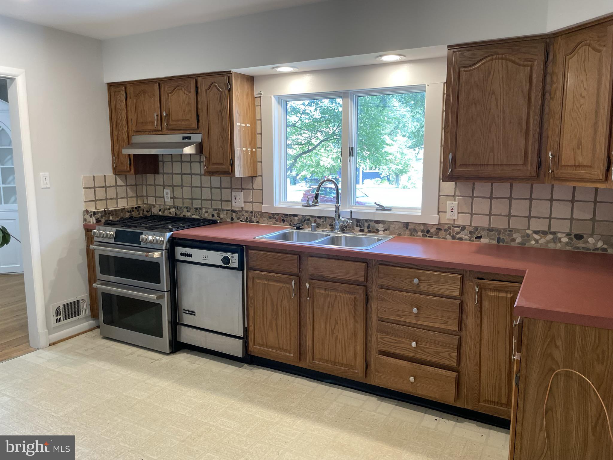 ADMIRAL HEIGHTS - Residential Lease