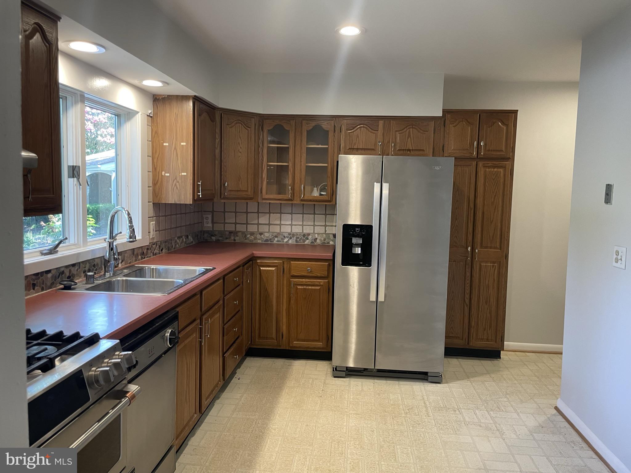 ADMIRAL HEIGHTS - Residential Lease