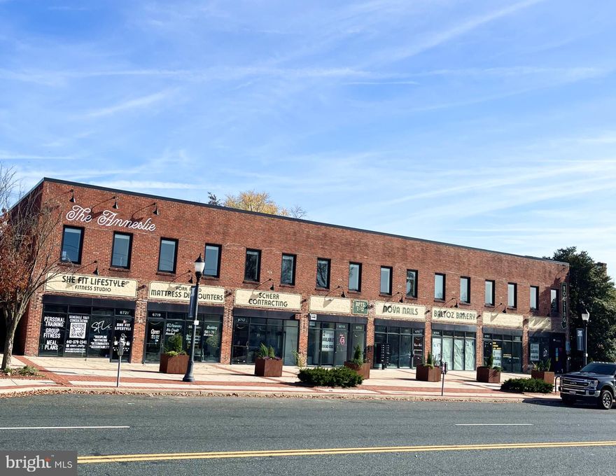 Excellent Visibility and Traffic on York Rd. Located in the heart of Stoneleigh / Rodgers Forge Baltimore County.
Great Location 1 Mile from Towson University. Join Baltoz Bakery & Stoneleigh Lanes !

We have 2 spaces in shell condiiton and 2 spaces are finished. 

Available Spaces:
1500sf
1500sf
1500sf
1200sf                       The 1200sf space and a 1500sf space can be combined.