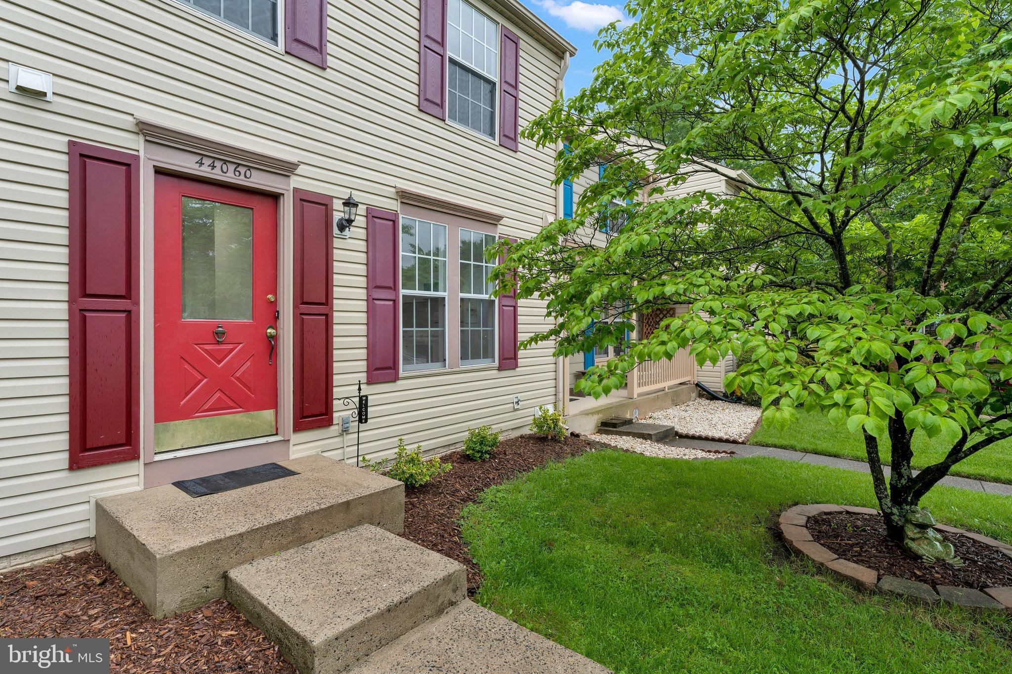 ASHBURN VILLAGE - Residential